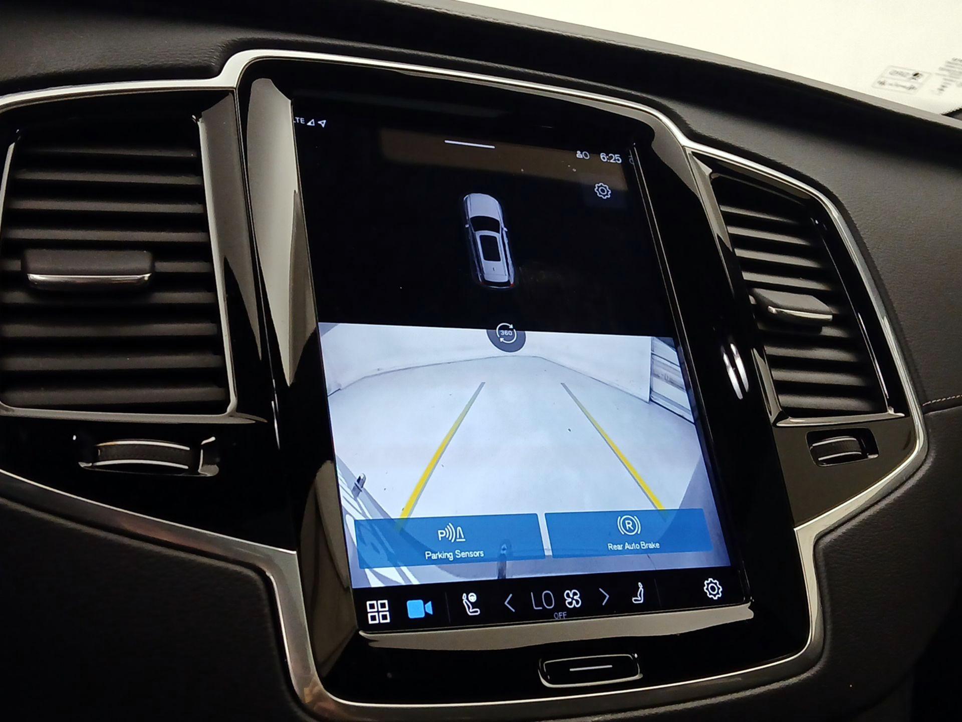 Thumbnail: 2024 Volvo XC90 - 14