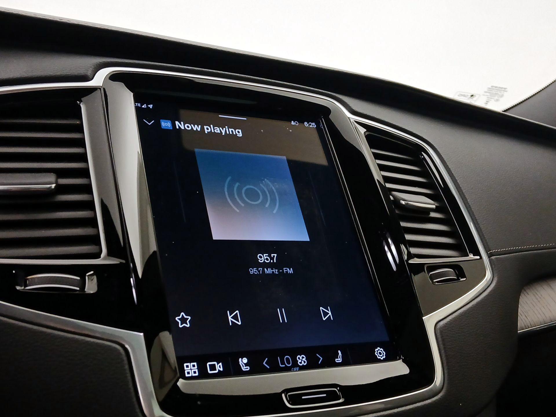 Thumbnail: 2024 Volvo XC90 - 15