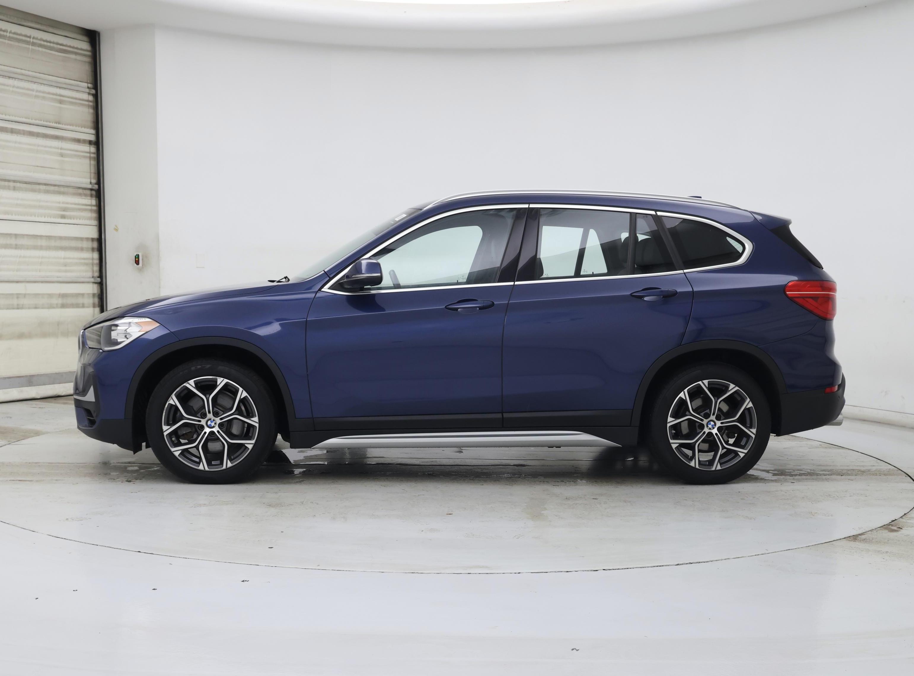 Thumbnail: 2021 BMW X1 - 3
