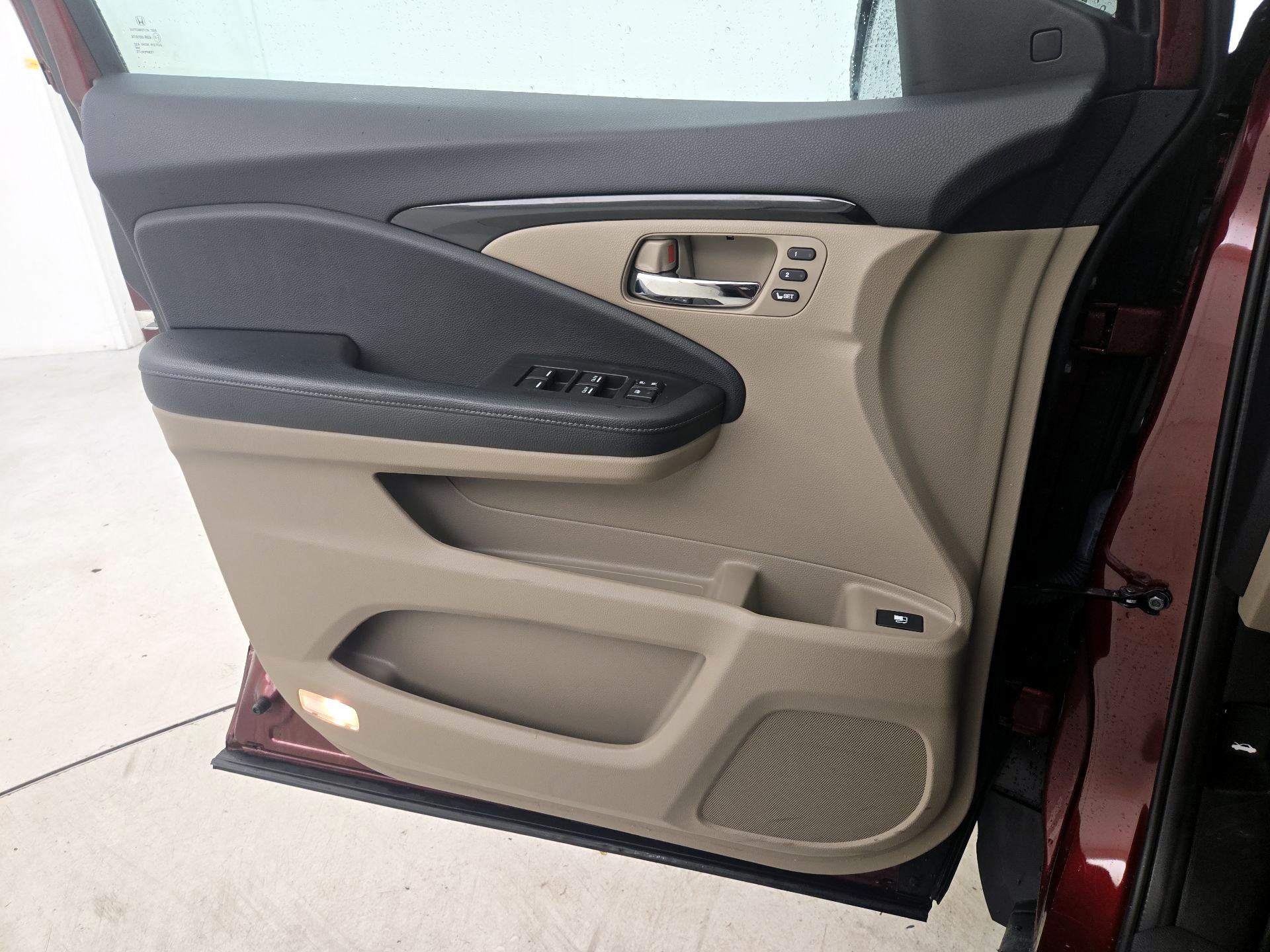 Thumbnail: 2019 Honda Ridgeline - 12