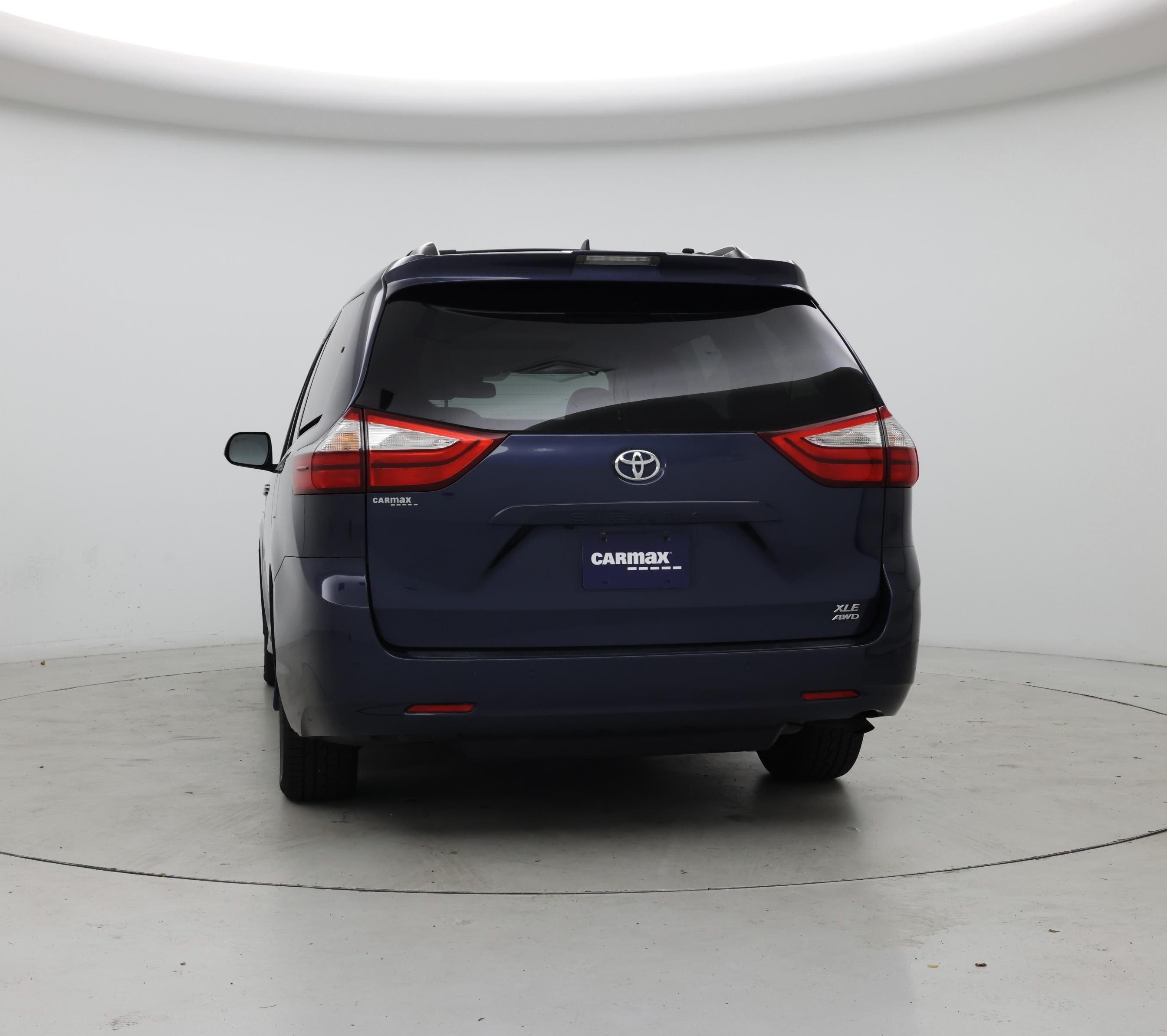 Thumbnail: 2018 Toyota Sienna - 6