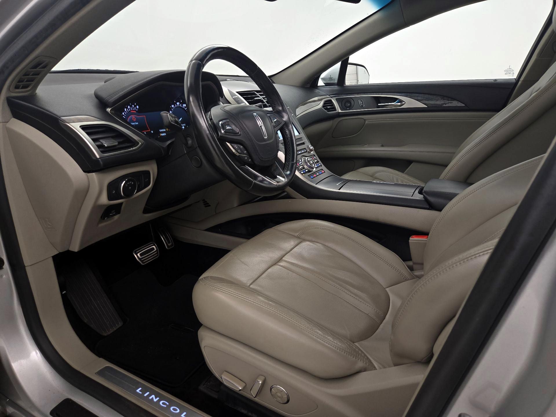 Thumbnail: 2018 Lincoln MKZ - 11