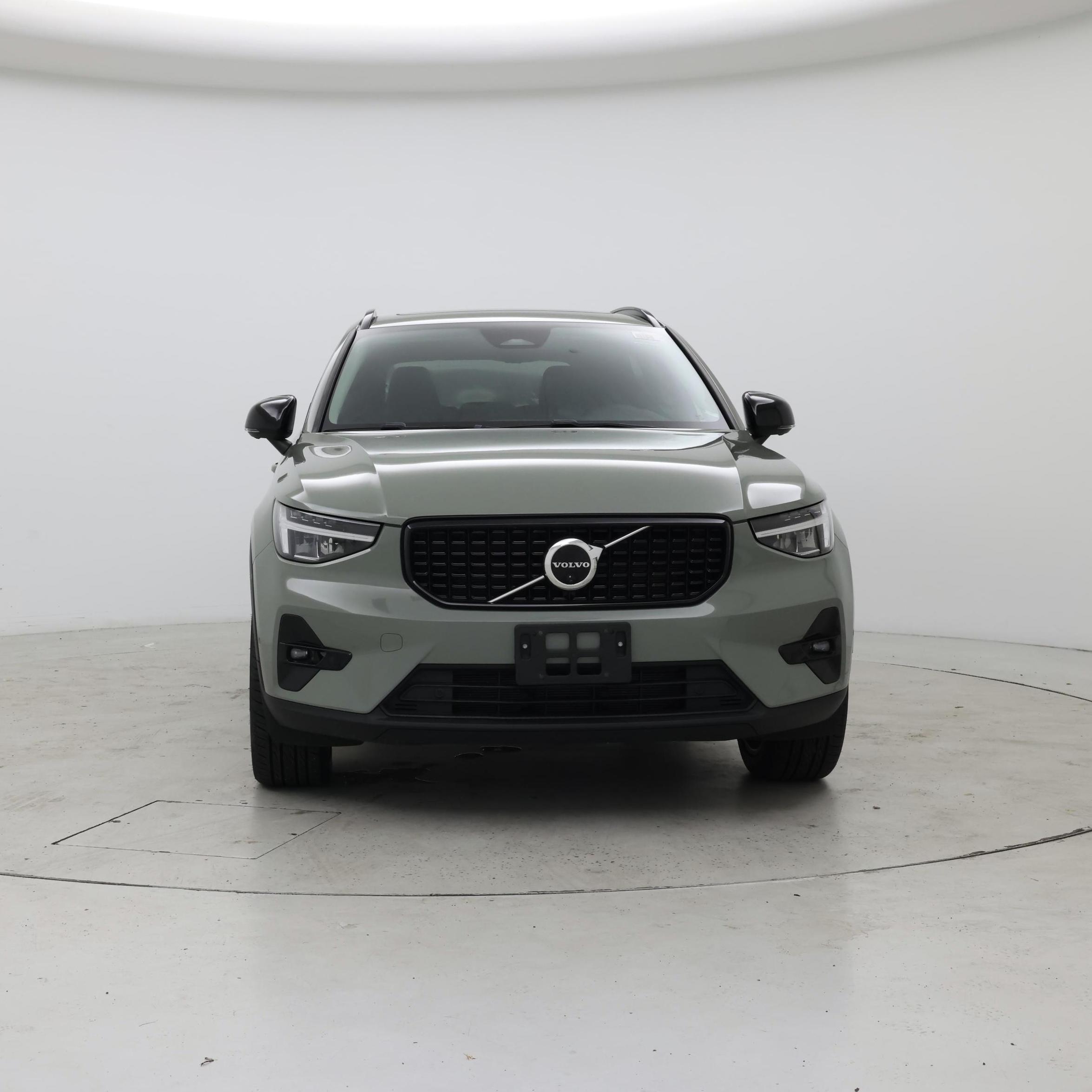 Thumbnail: 2023 Volvo XC40 - 5