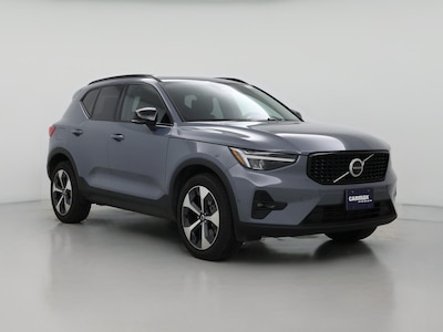 2023 Volvo XC40 B5 Plus Dark Theme