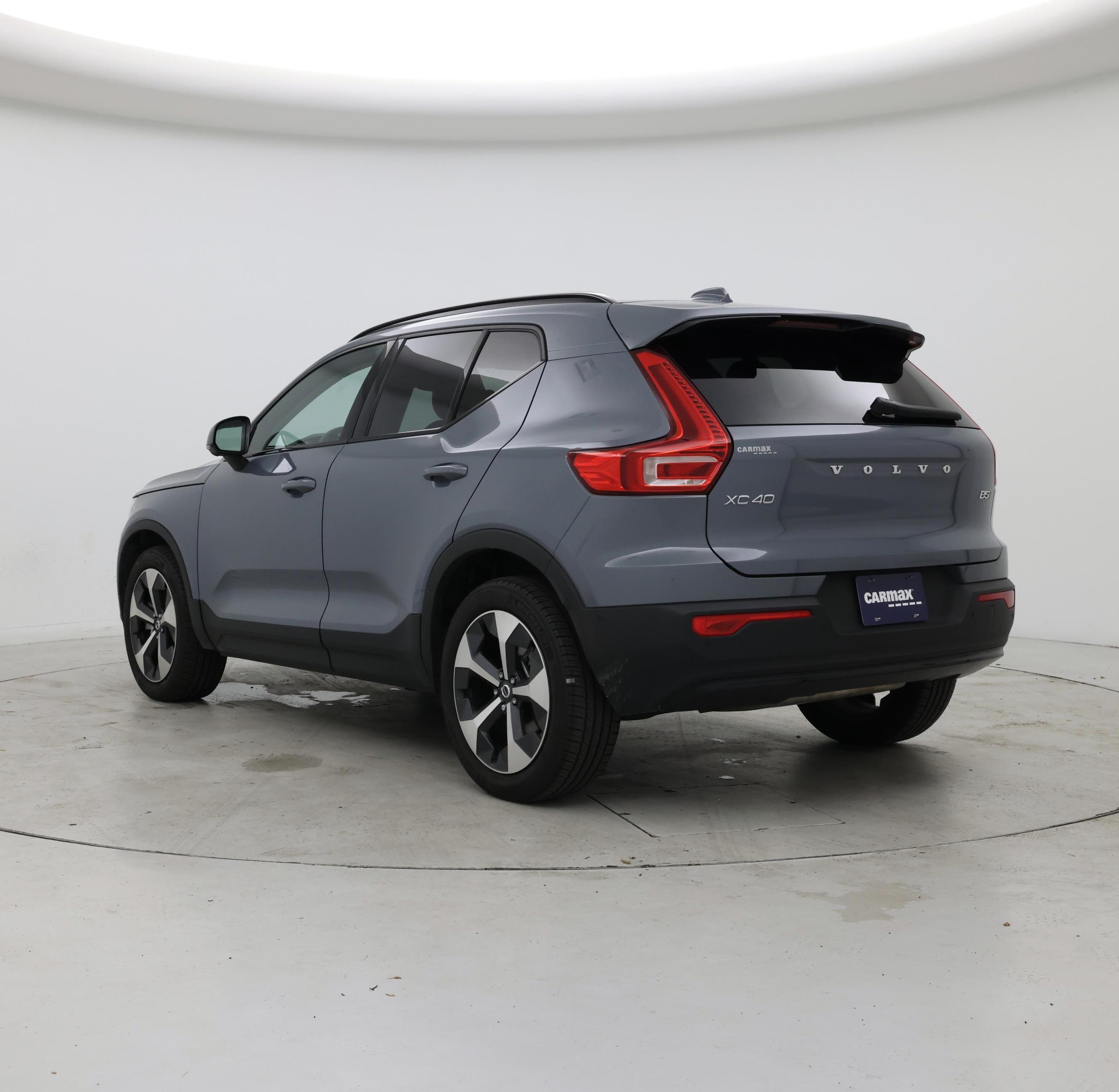 Thumbnail: 2023 Volvo XC40 - 2