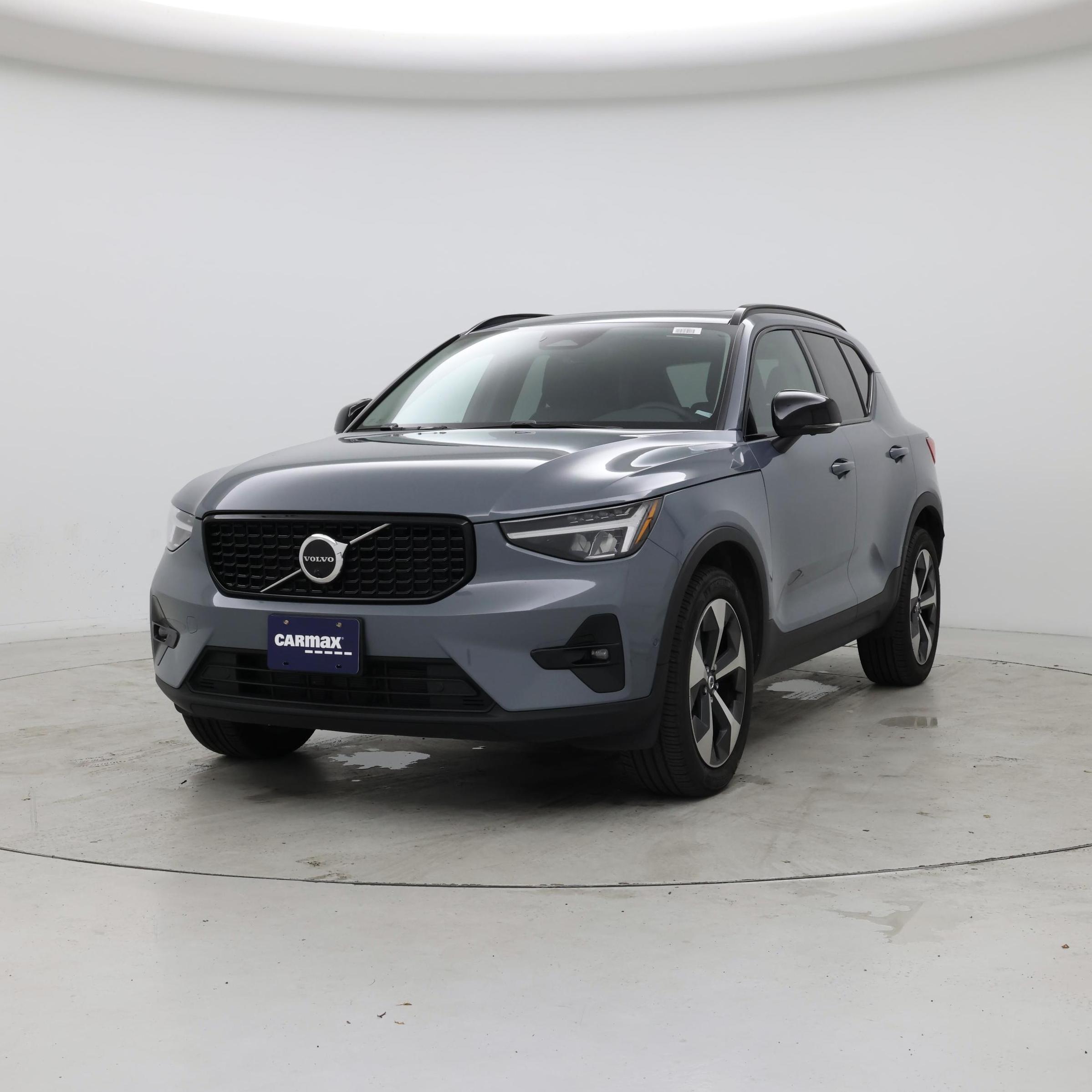Thumbnail: 2023 Volvo XC40 - 4