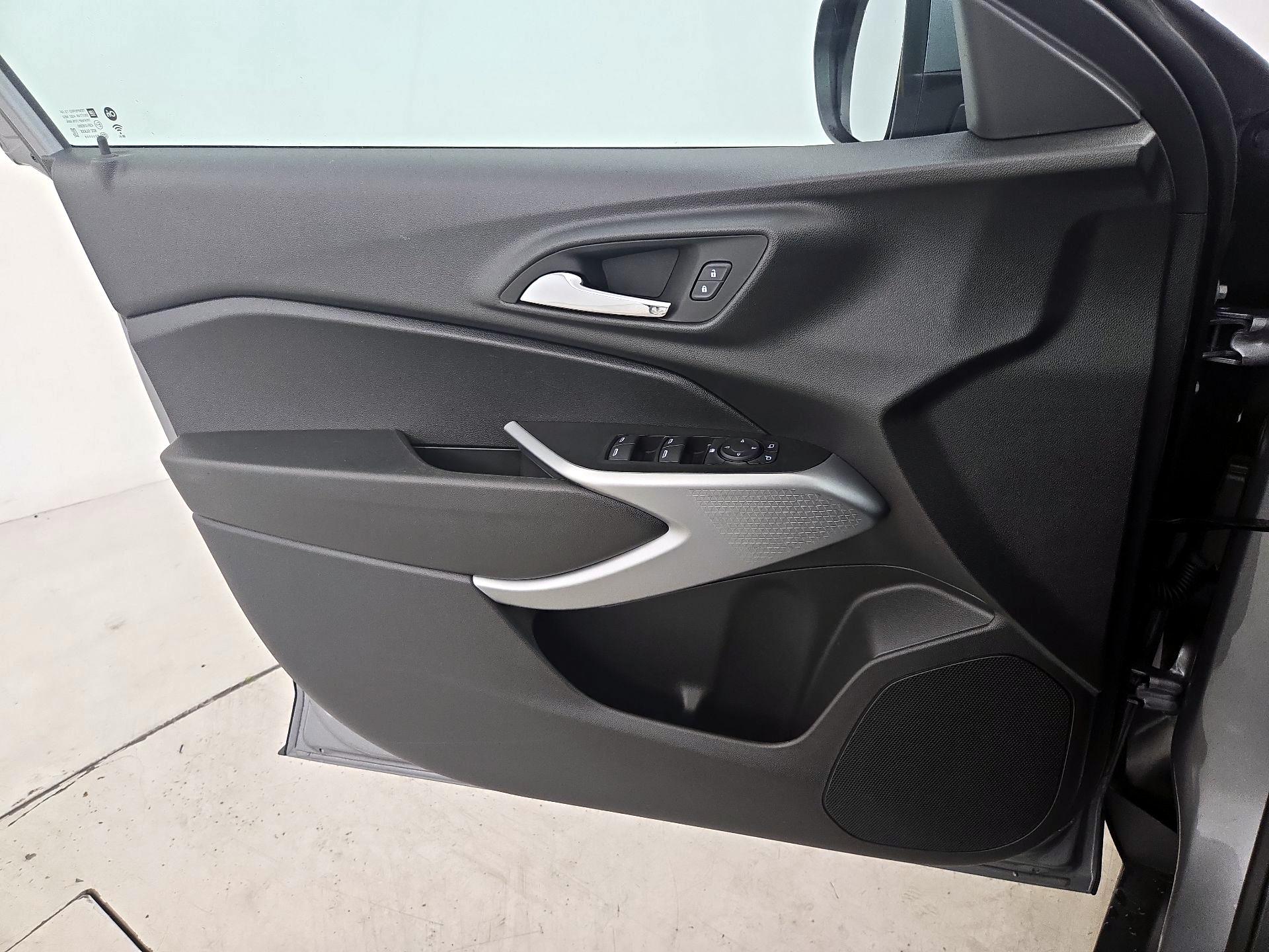 Thumbnail: 2024 Chevrolet Trax - 12