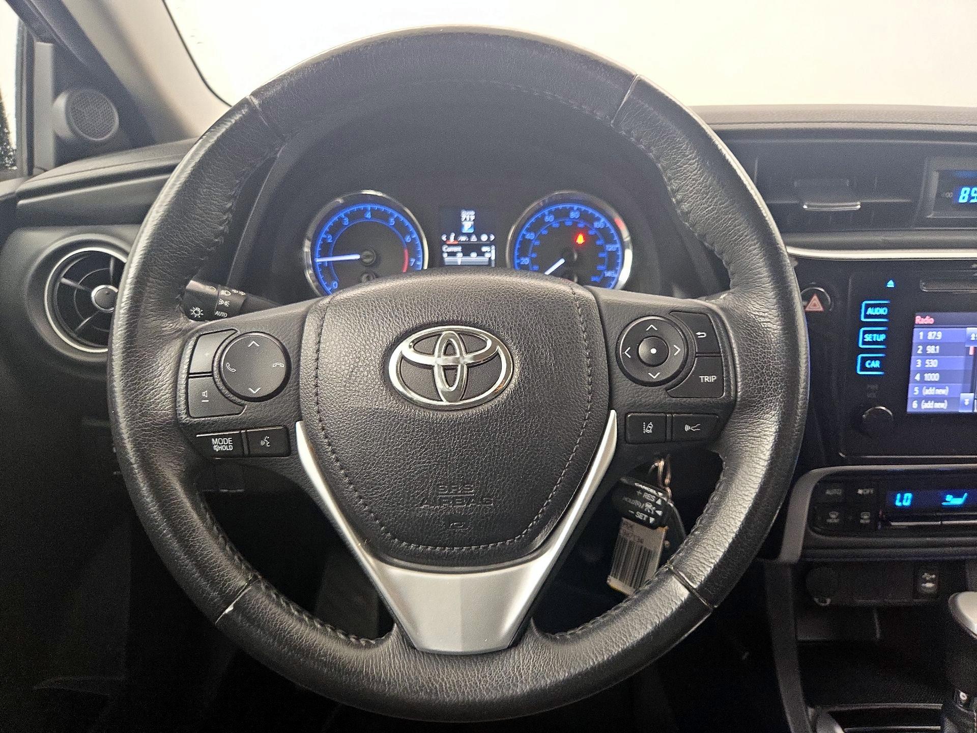Thumbnail: 2017 Toyota Corolla - 10