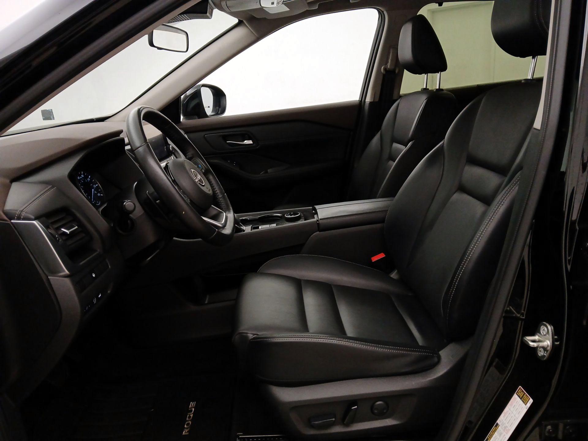 Thumbnail: 2023 Nissan Rogue - 9