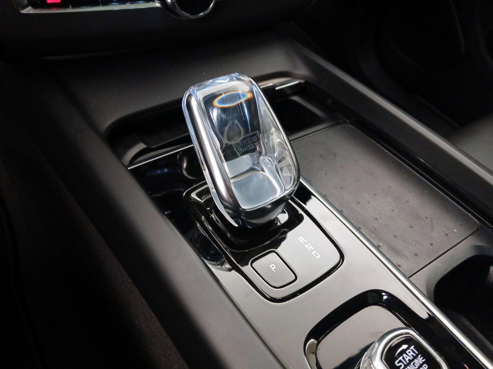 Thumbnail: 2022 Volvo XC60 - 17