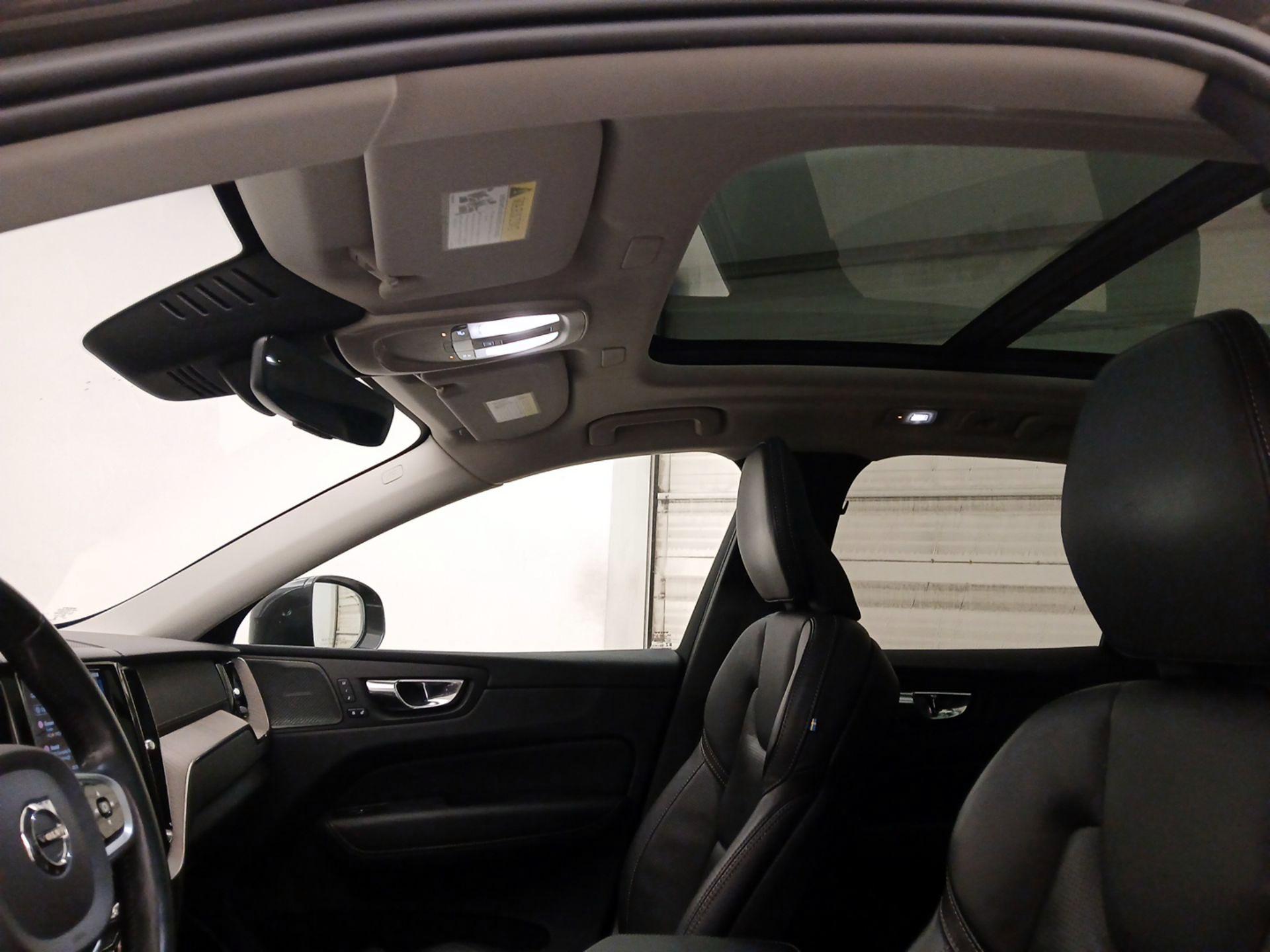 Thumbnail: 2022 Volvo XC60 - 19