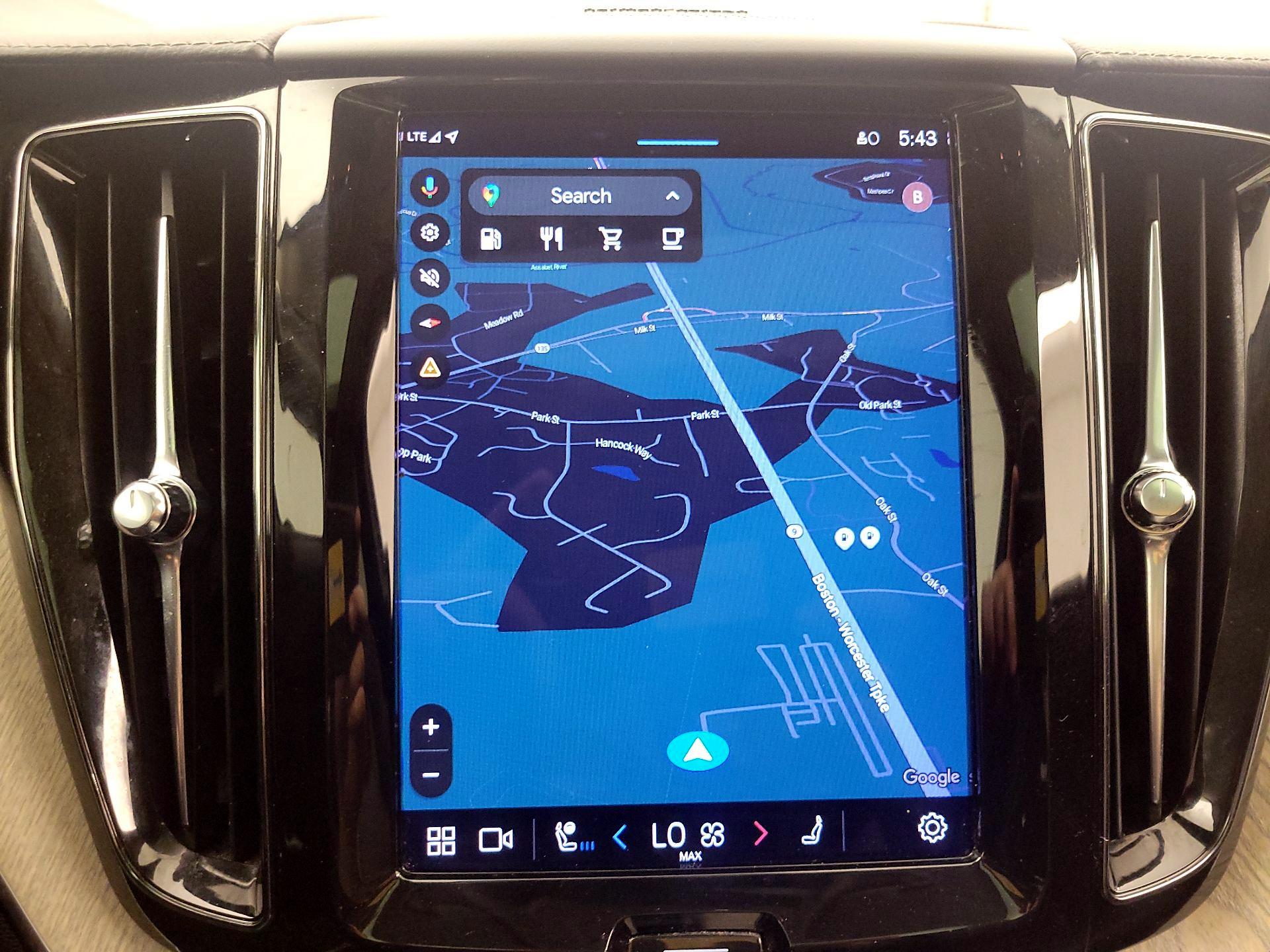 Thumbnail: 2022 Volvo XC60 - 14