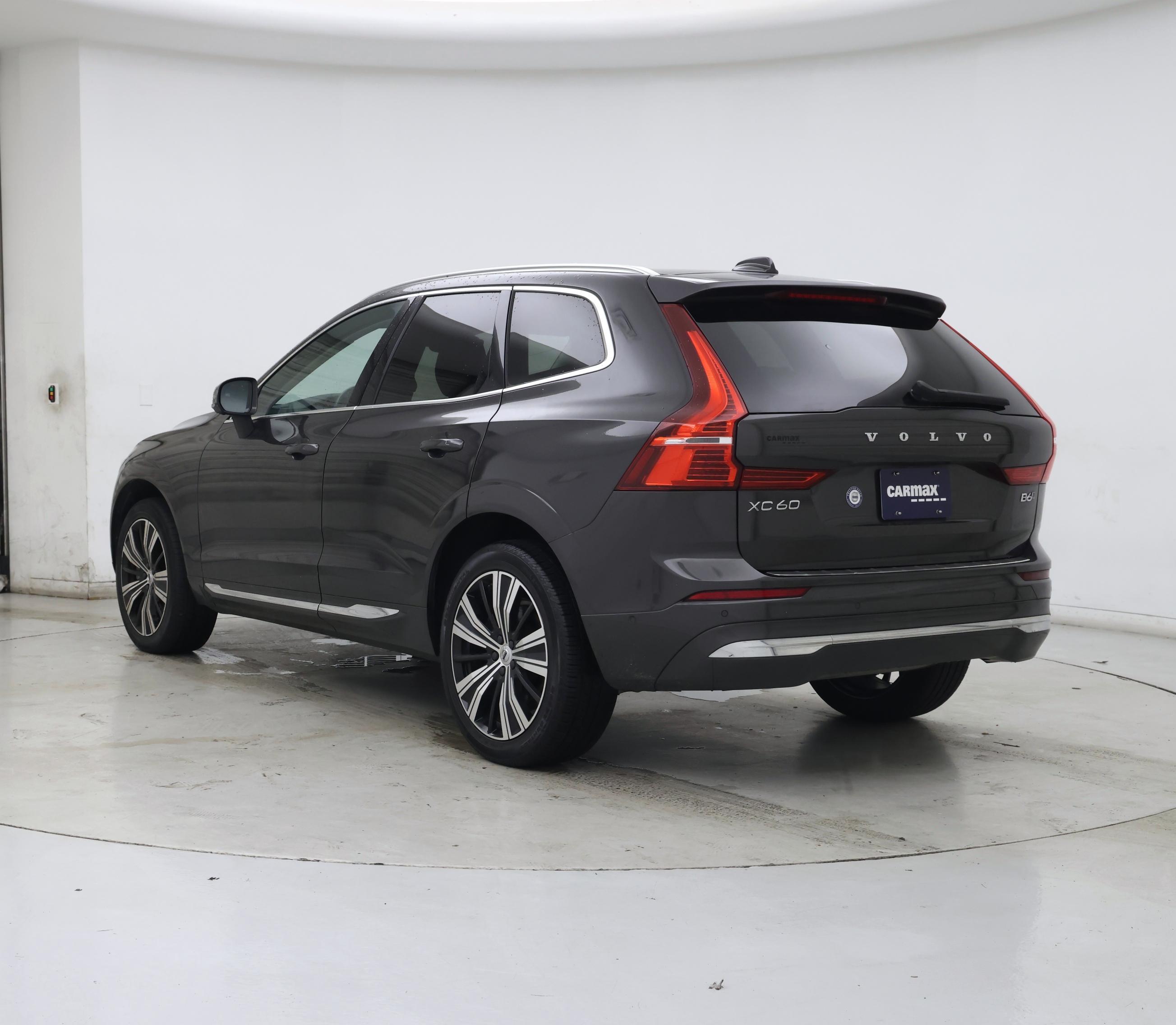 Thumbnail: 2022 Volvo XC60 - 2