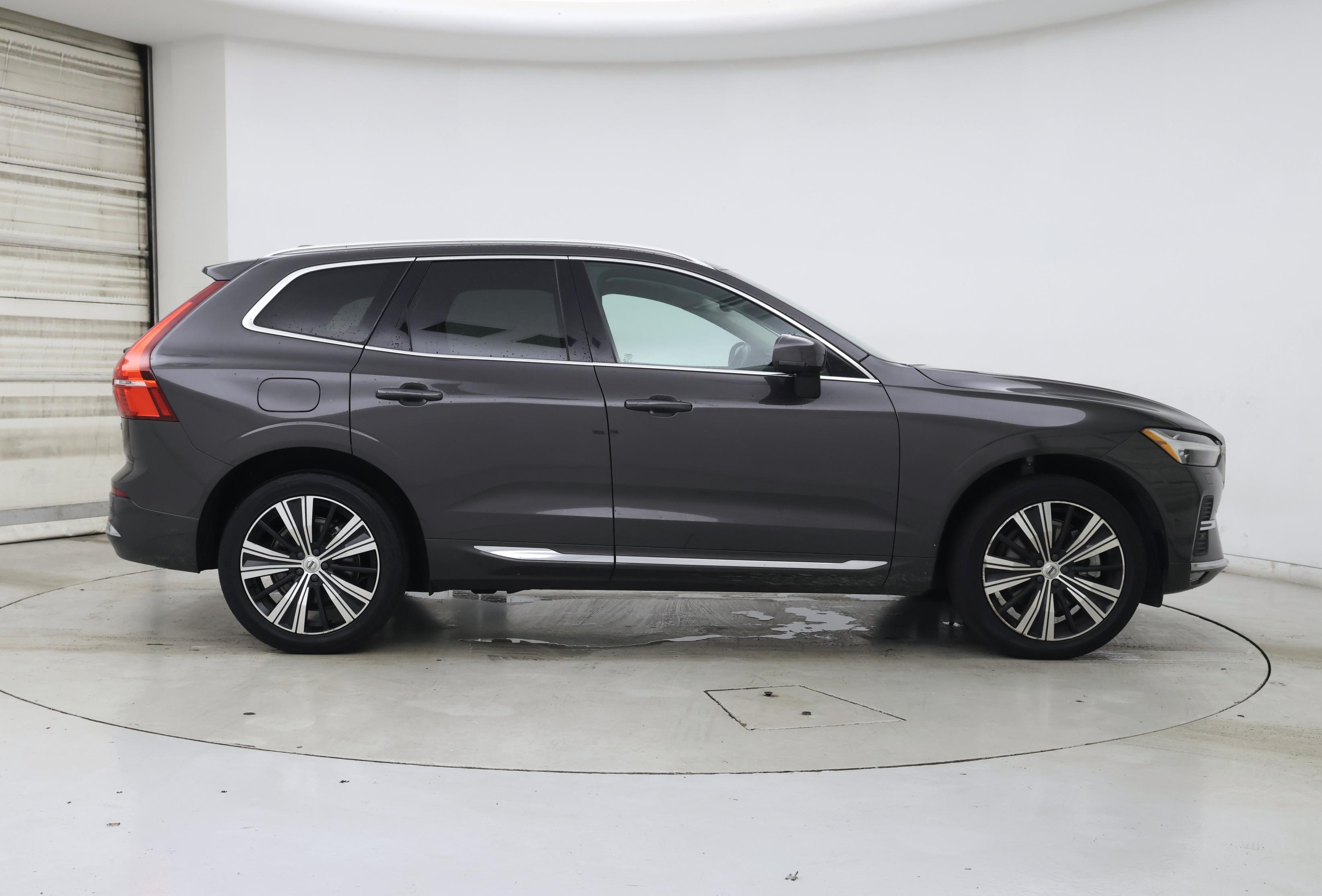 Thumbnail: 2022 Volvo XC60 - 7