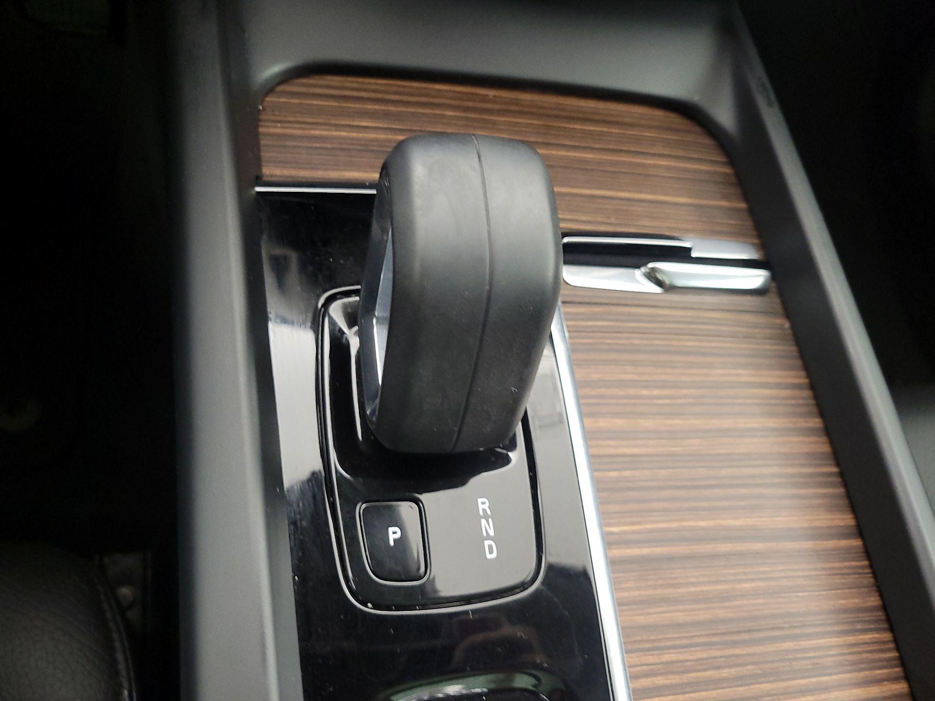 Thumbnail: 2022 Volvo XC60 - 18