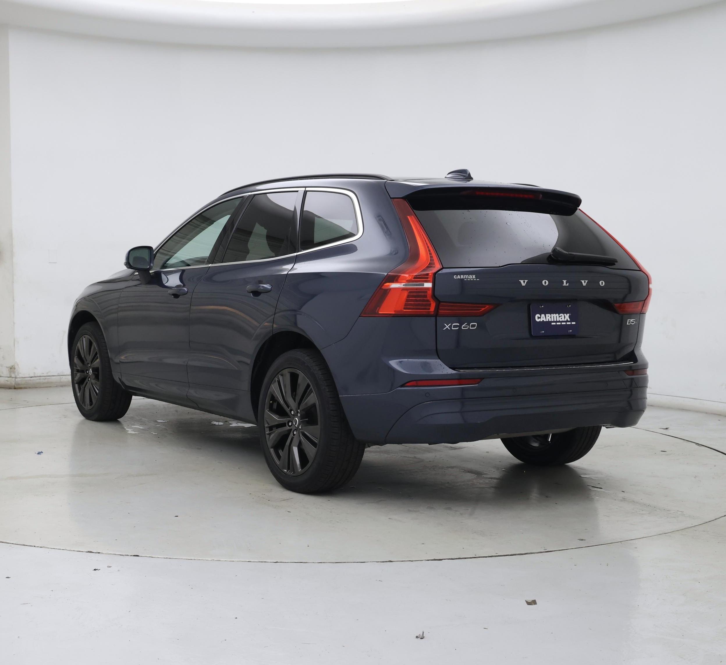 Thumbnail: 2022 Volvo XC60 - 2