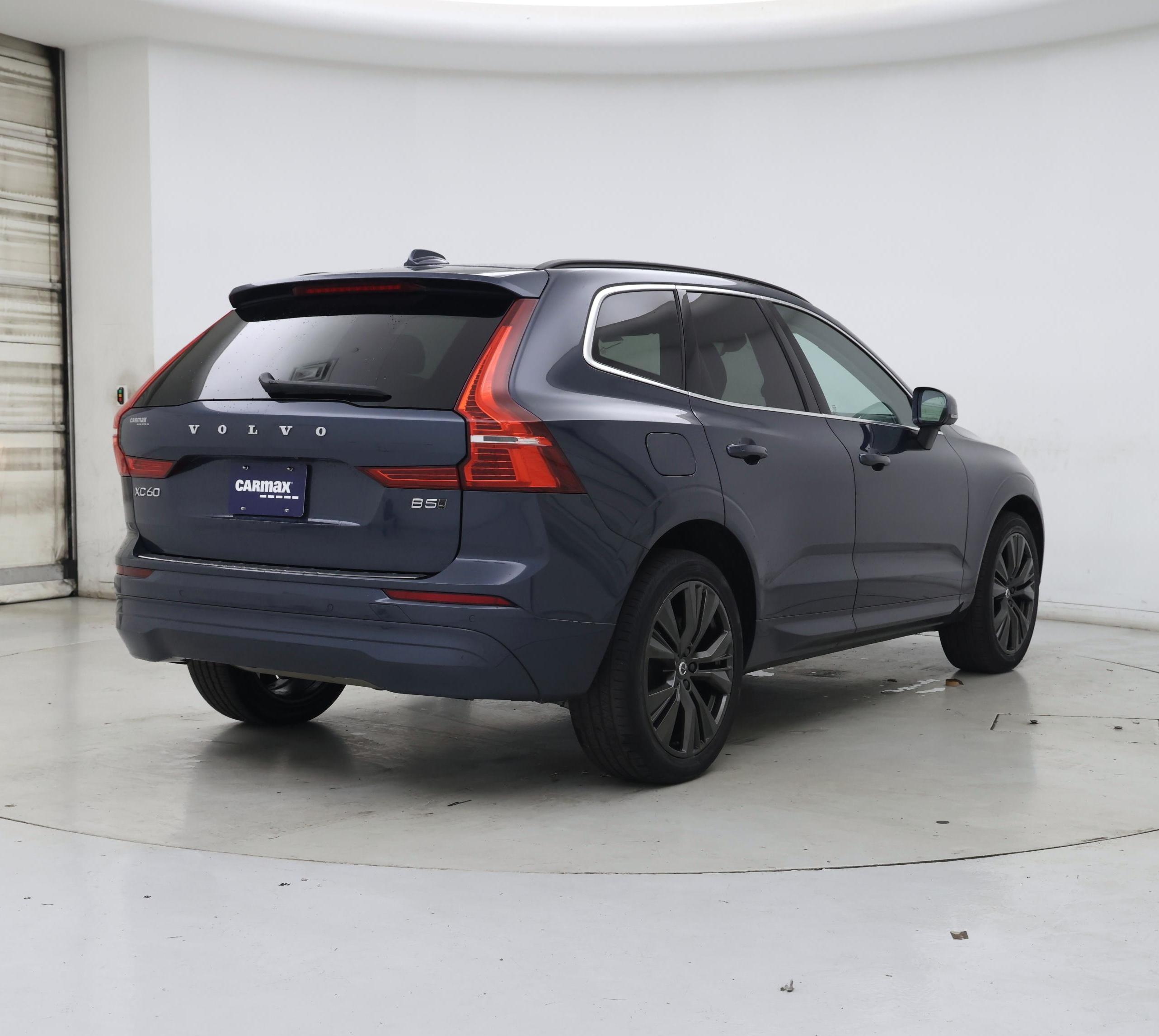 Thumbnail: 2022 Volvo XC60 - 8