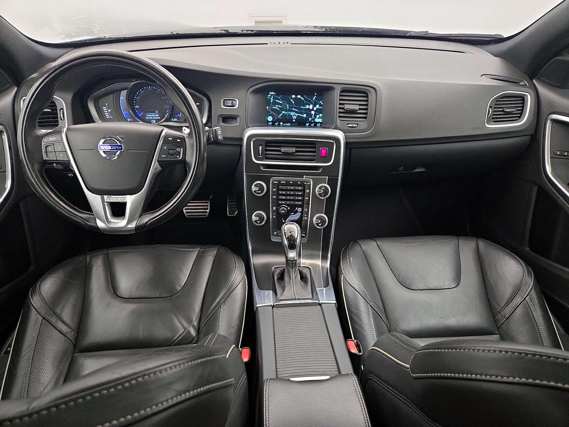 Thumbnail: 2016 Volvo V60 - 9