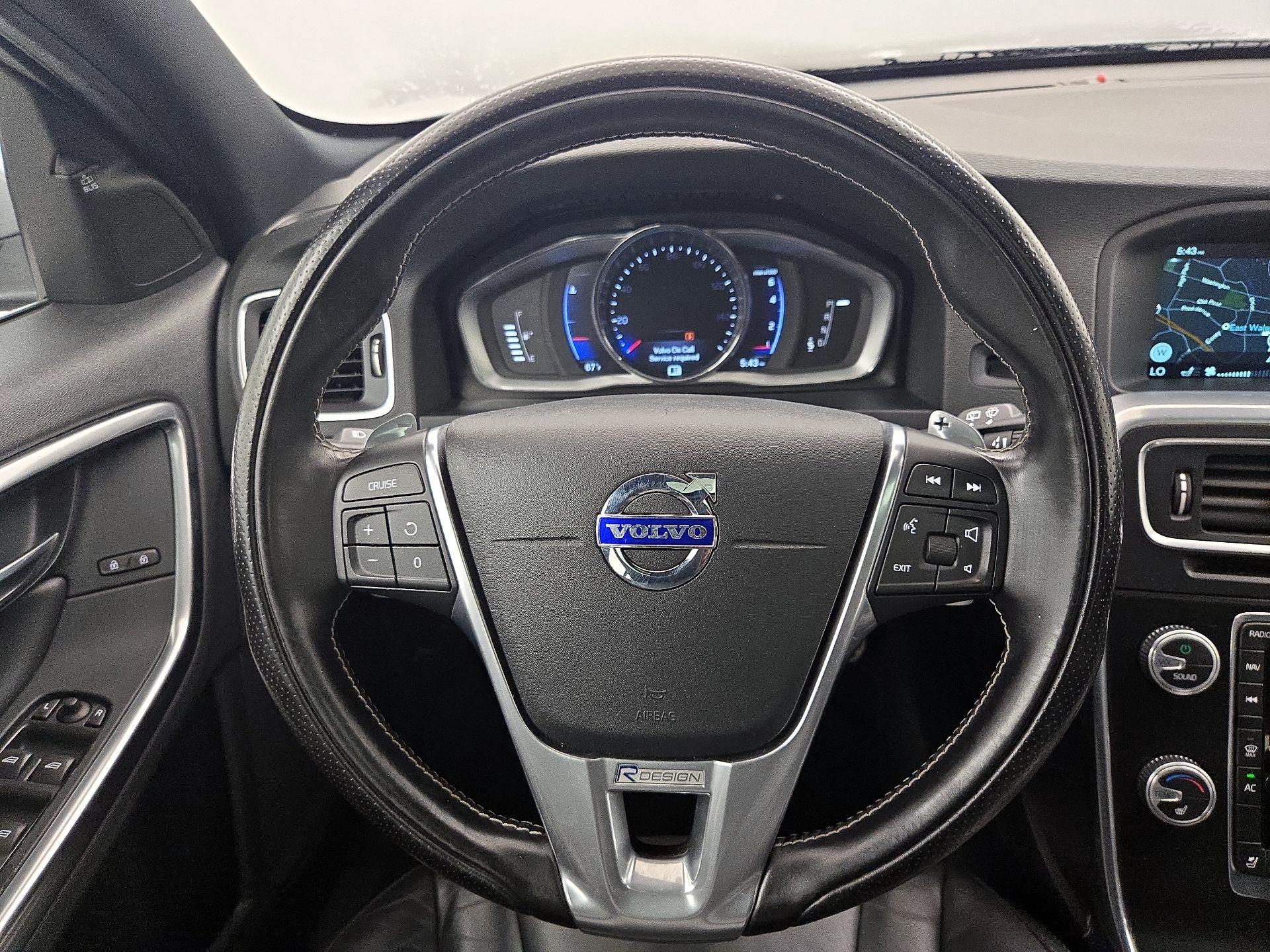 Thumbnail: 2016 Volvo V60 - 10