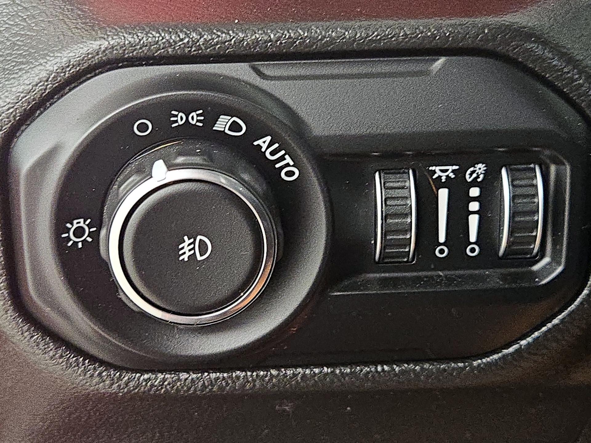 Thumbnail: 2022 Jeep Wrangler - 13
