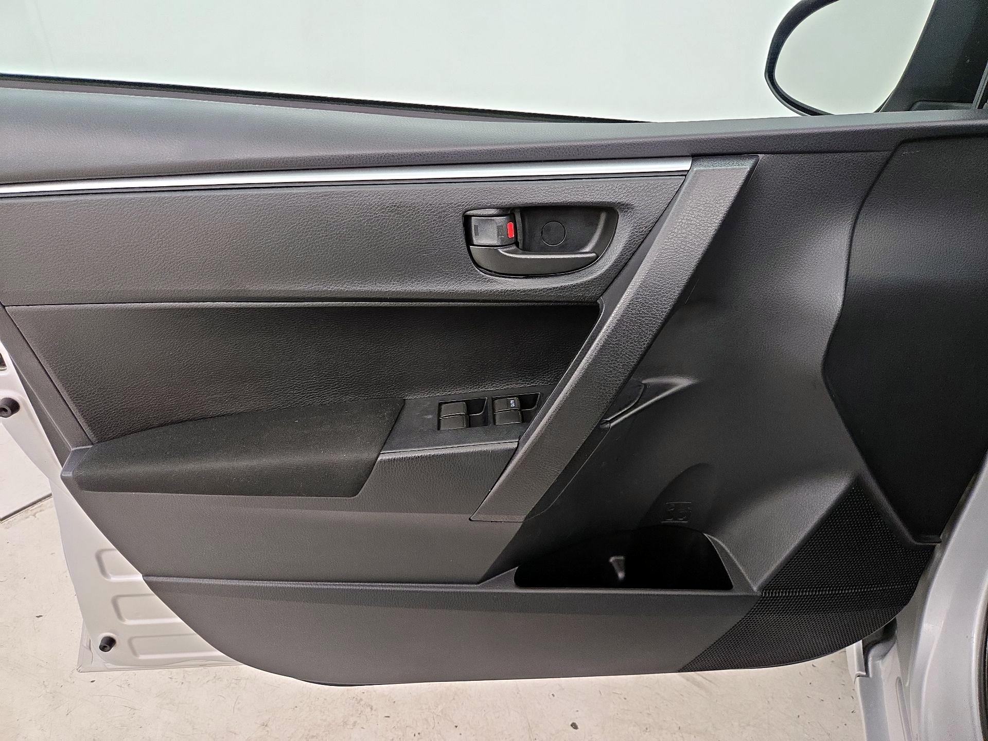Thumbnail: 2015 Toyota Corolla - 12