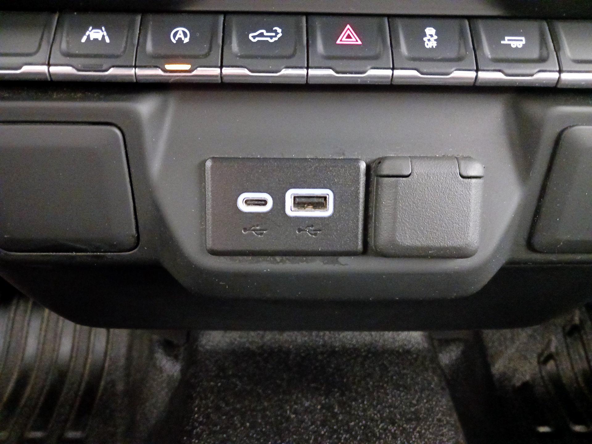 Thumbnail: 2024 Chevrolet Silverado 1500 - 18