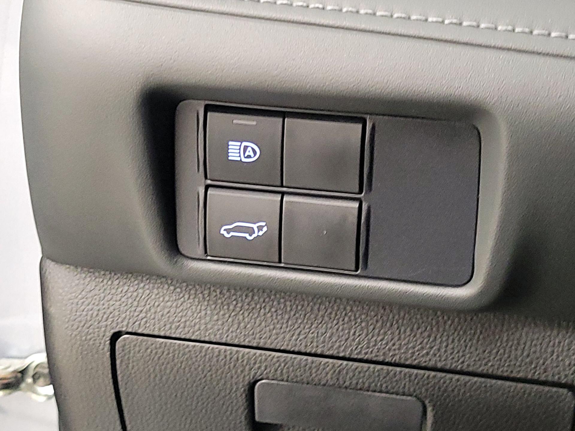 Thumbnail: 2021 Toyota Highlander - 13