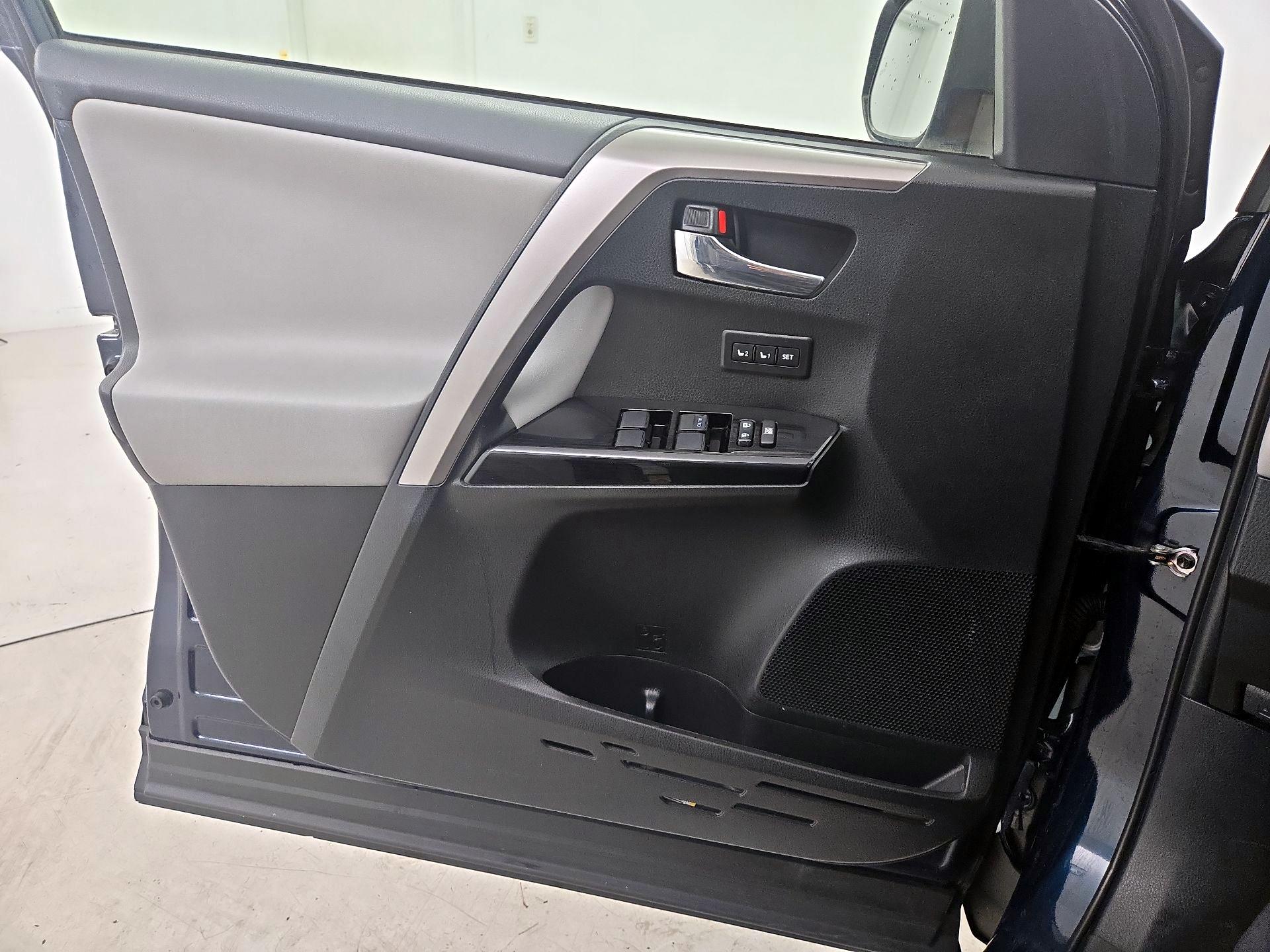 Thumbnail: 2017 Toyota RAV4 - 12