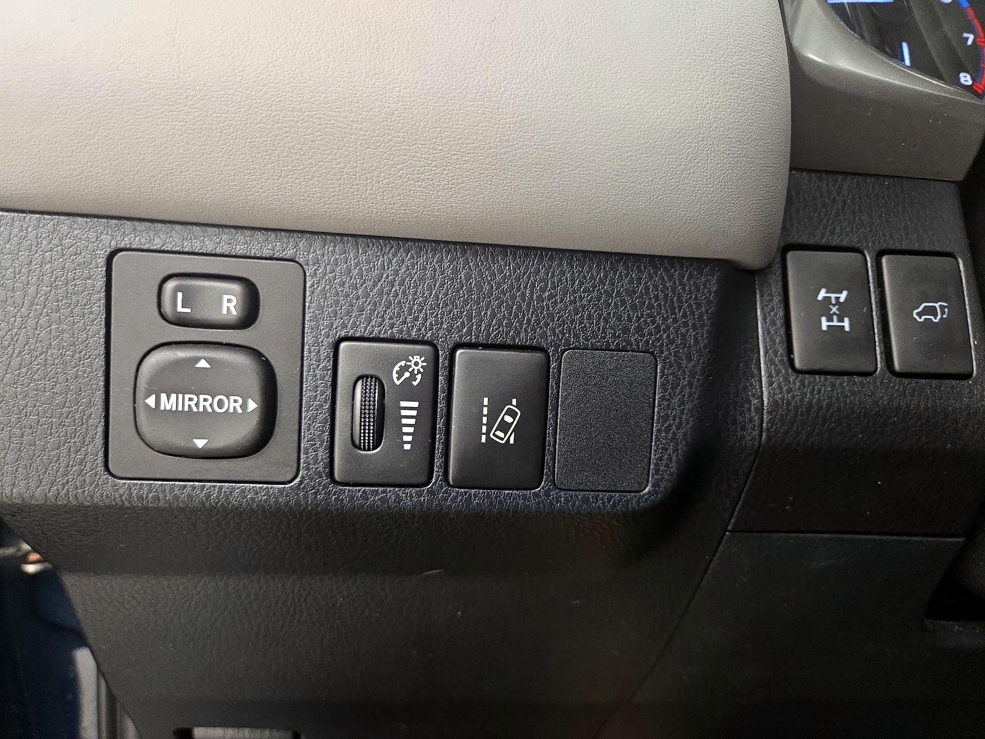Thumbnail: 2017 Toyota RAV4 - 13