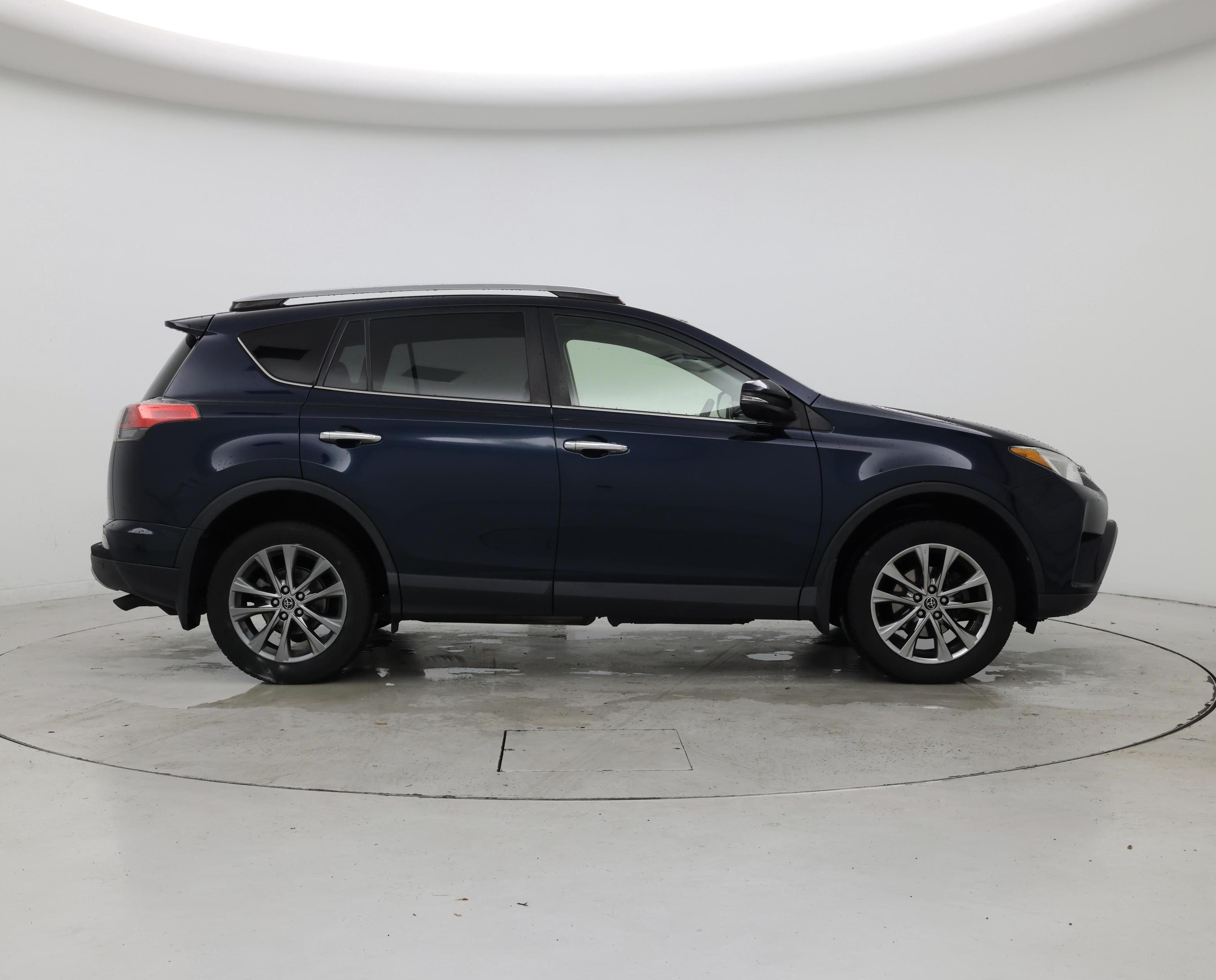 Thumbnail: 2017 Toyota RAV4 - 7
