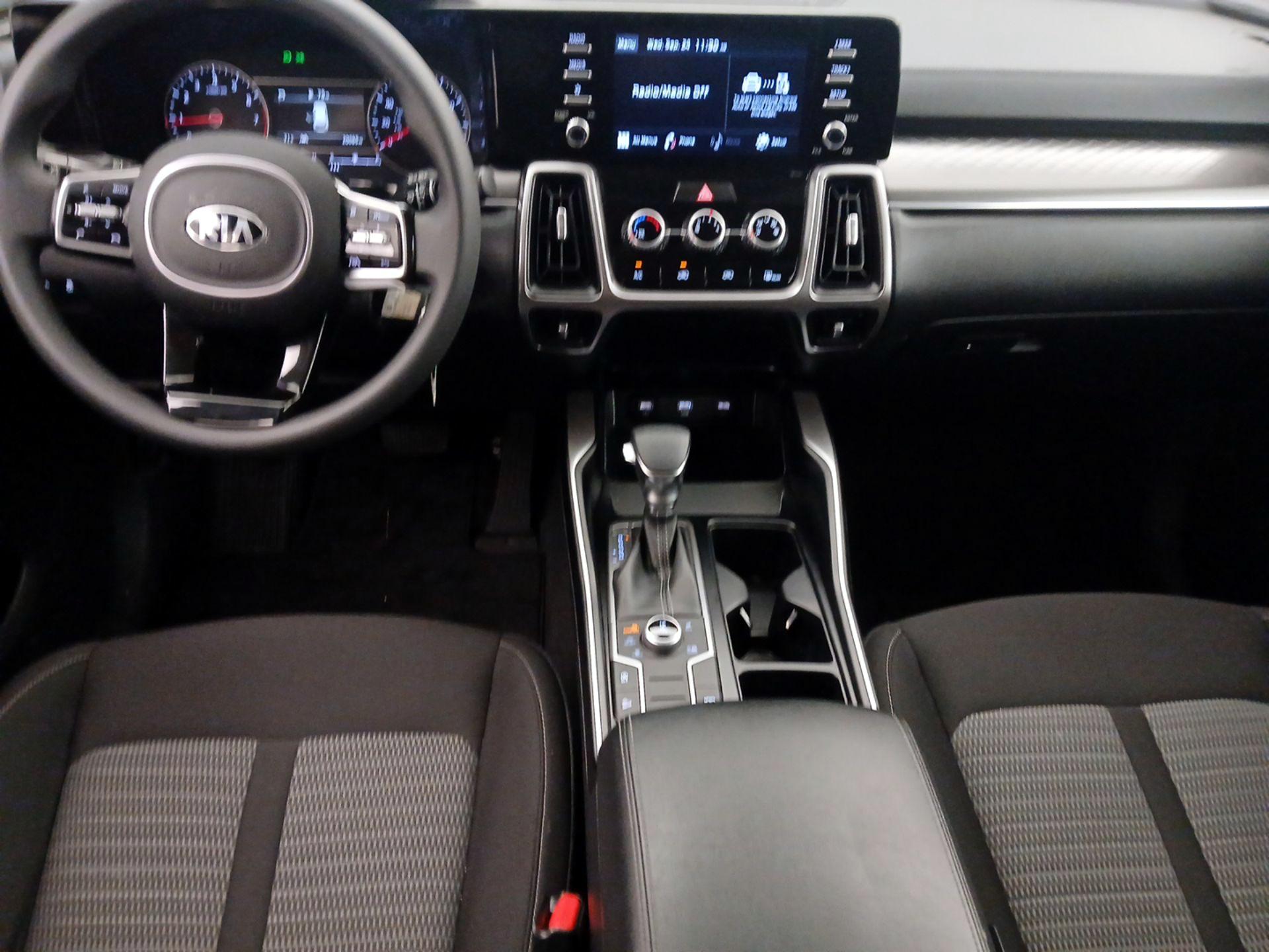 Thumbnail: 2021 Kia Sorento - 9