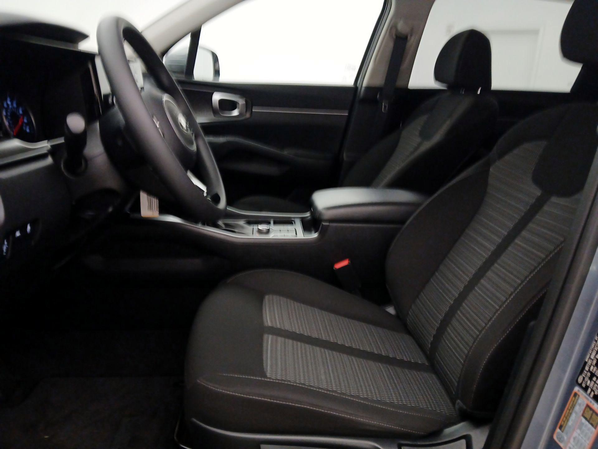 Thumbnail: 2021 Kia Sorento - 11