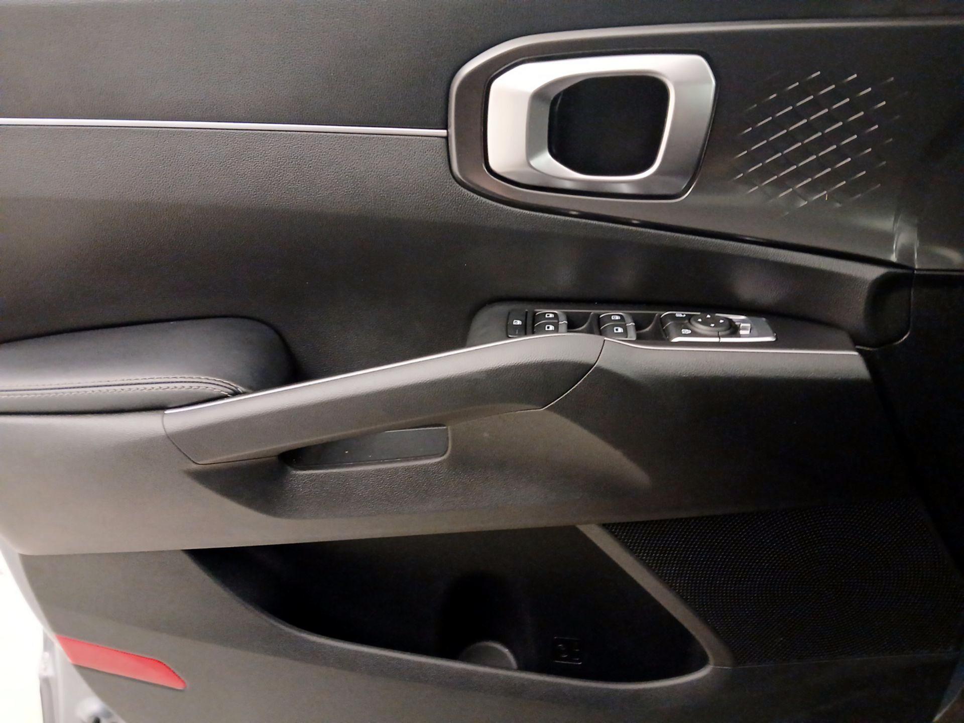 Thumbnail: 2021 Kia Sorento - 12