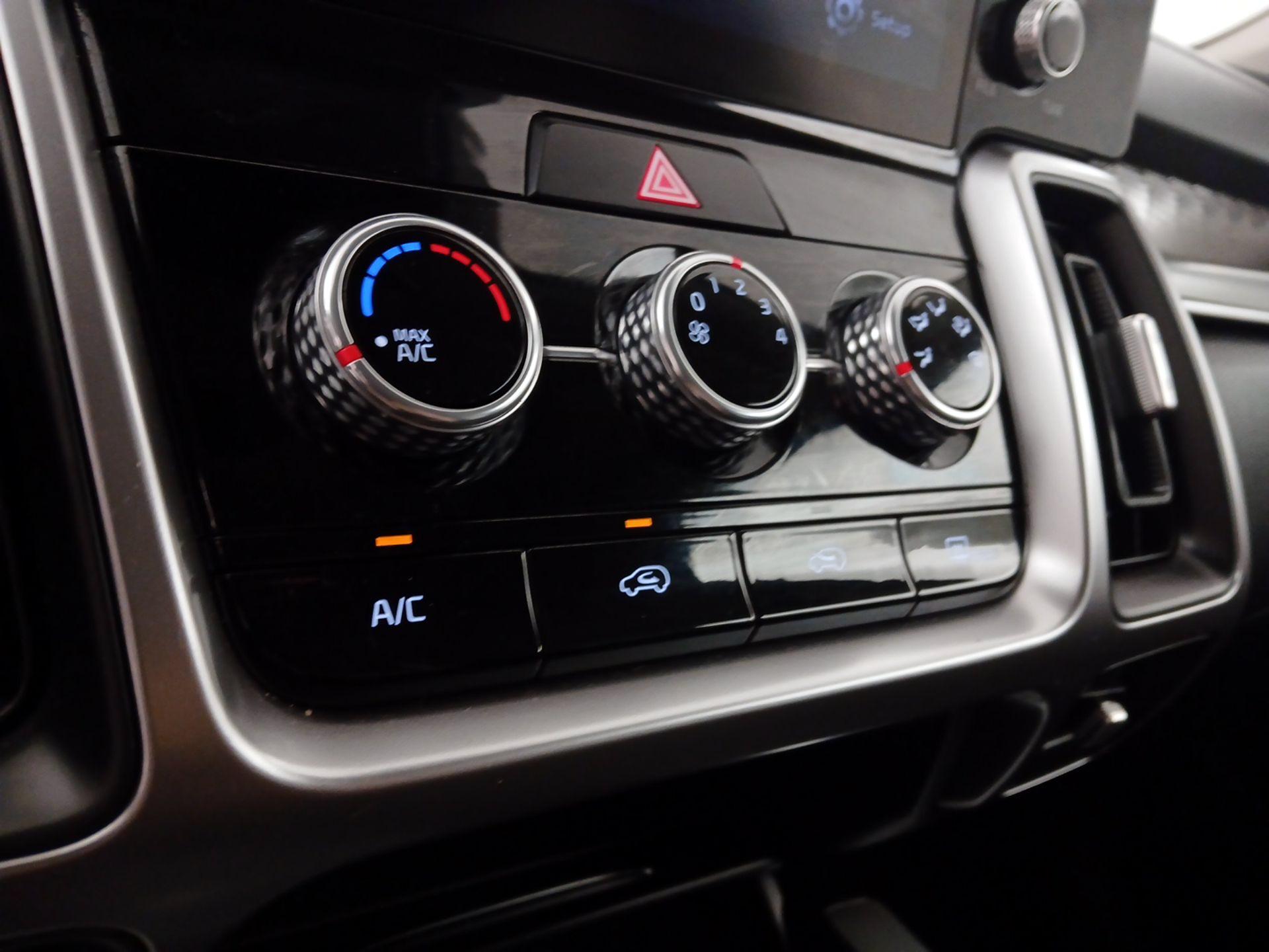 Thumbnail: 2021 Kia Sorento - 16