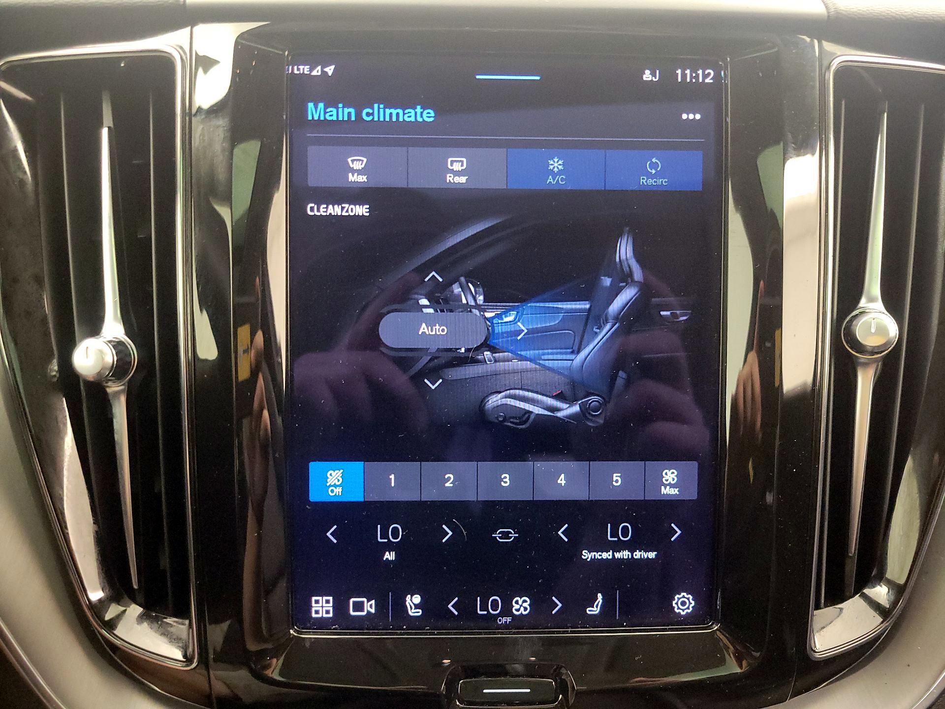 Thumbnail: 2023 Volvo XC60 - 17