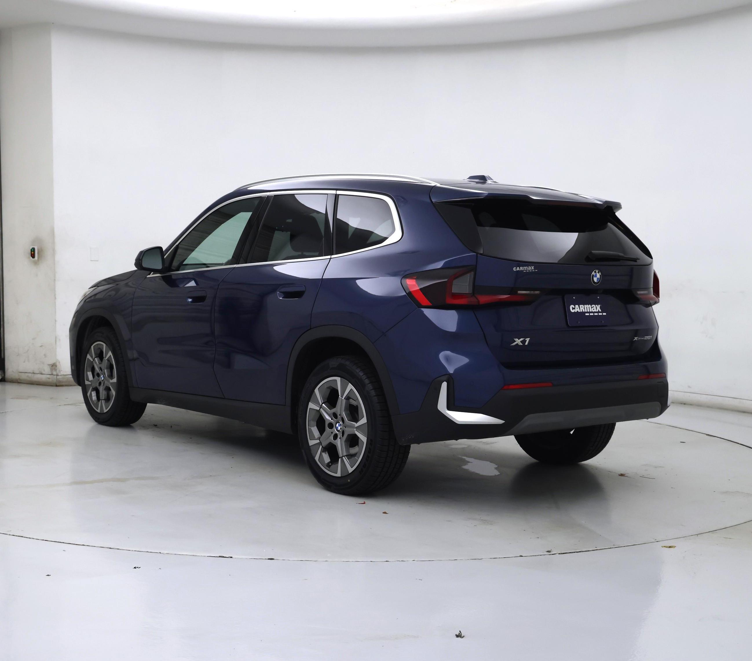 Thumbnail: 2023 BMW X1 - 2