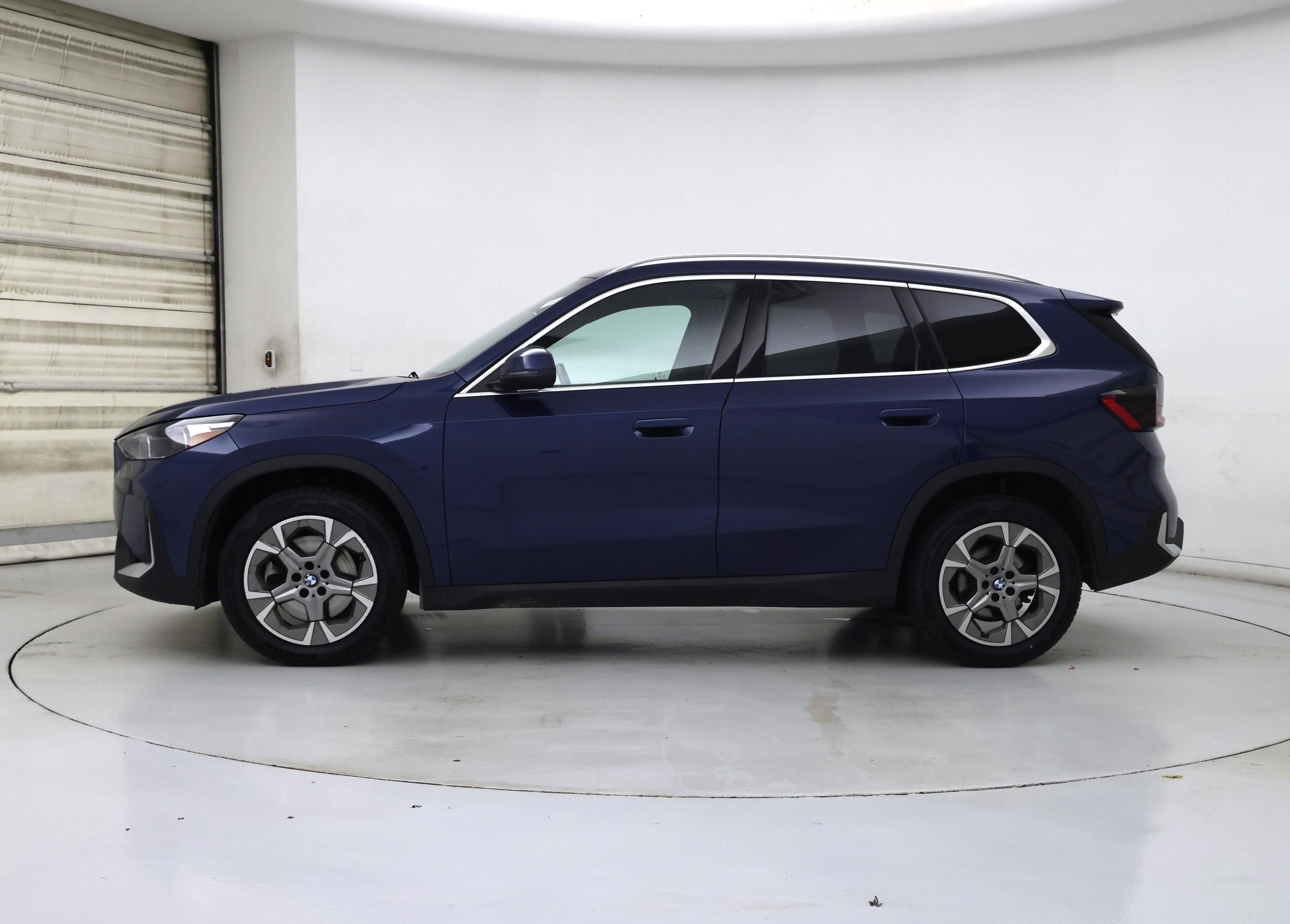 Thumbnail: 2023 BMW X1 - 3