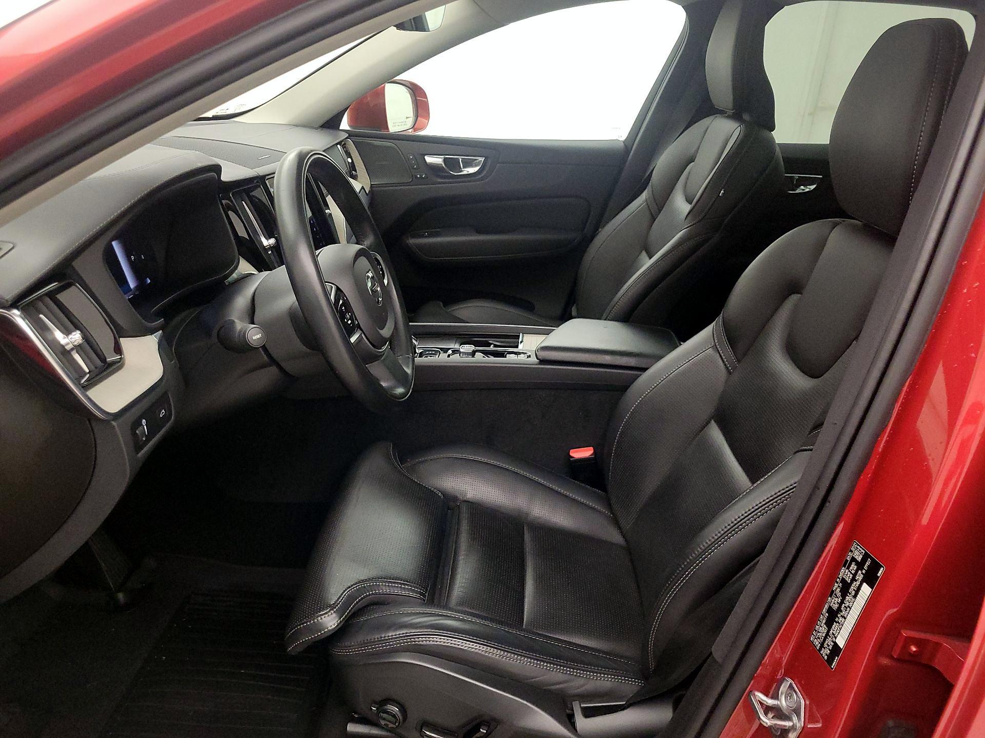 Thumbnail: 2022 Volvo XC60 - 11