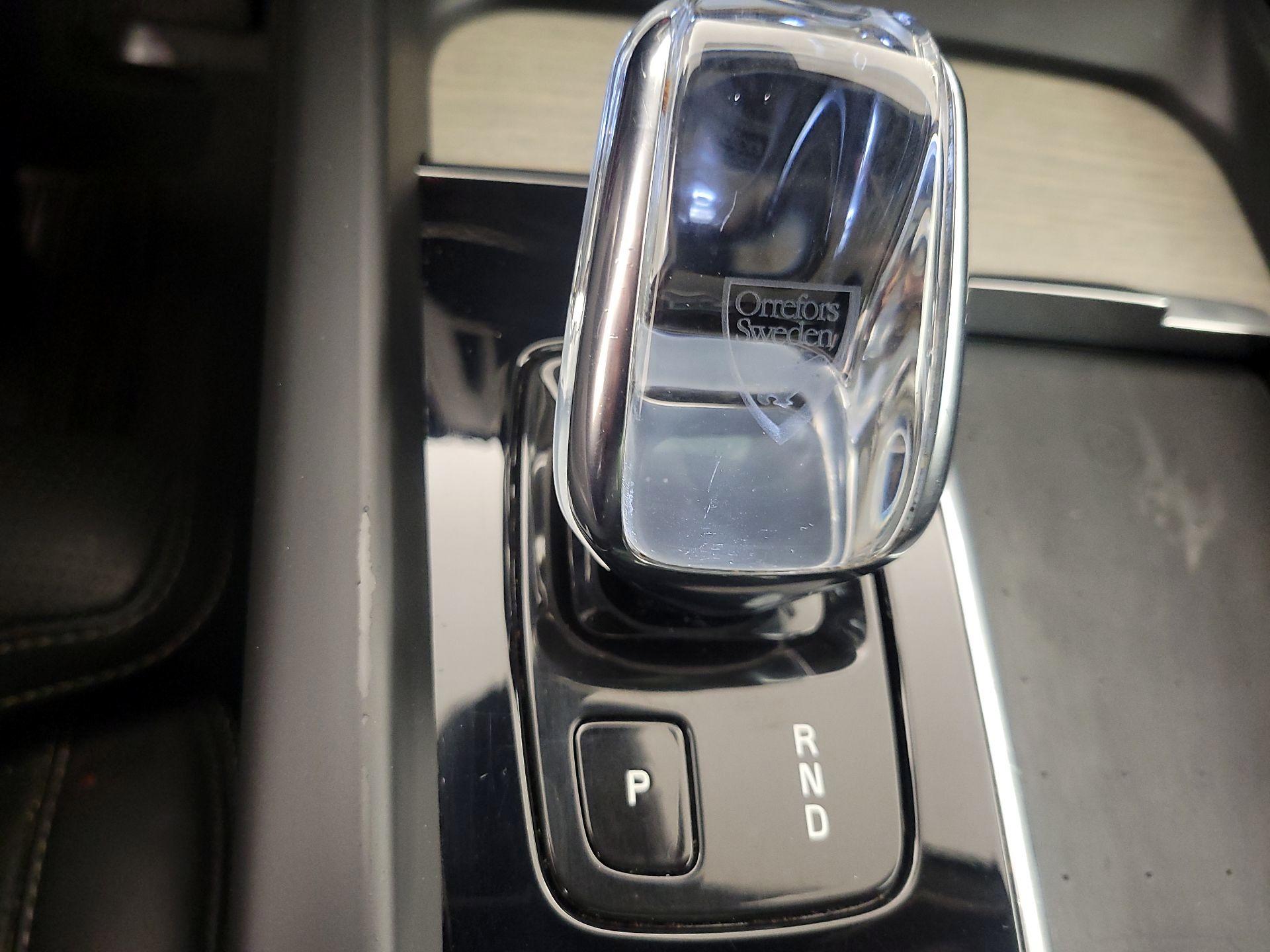 Thumbnail: 2022 Volvo XC60 - 17