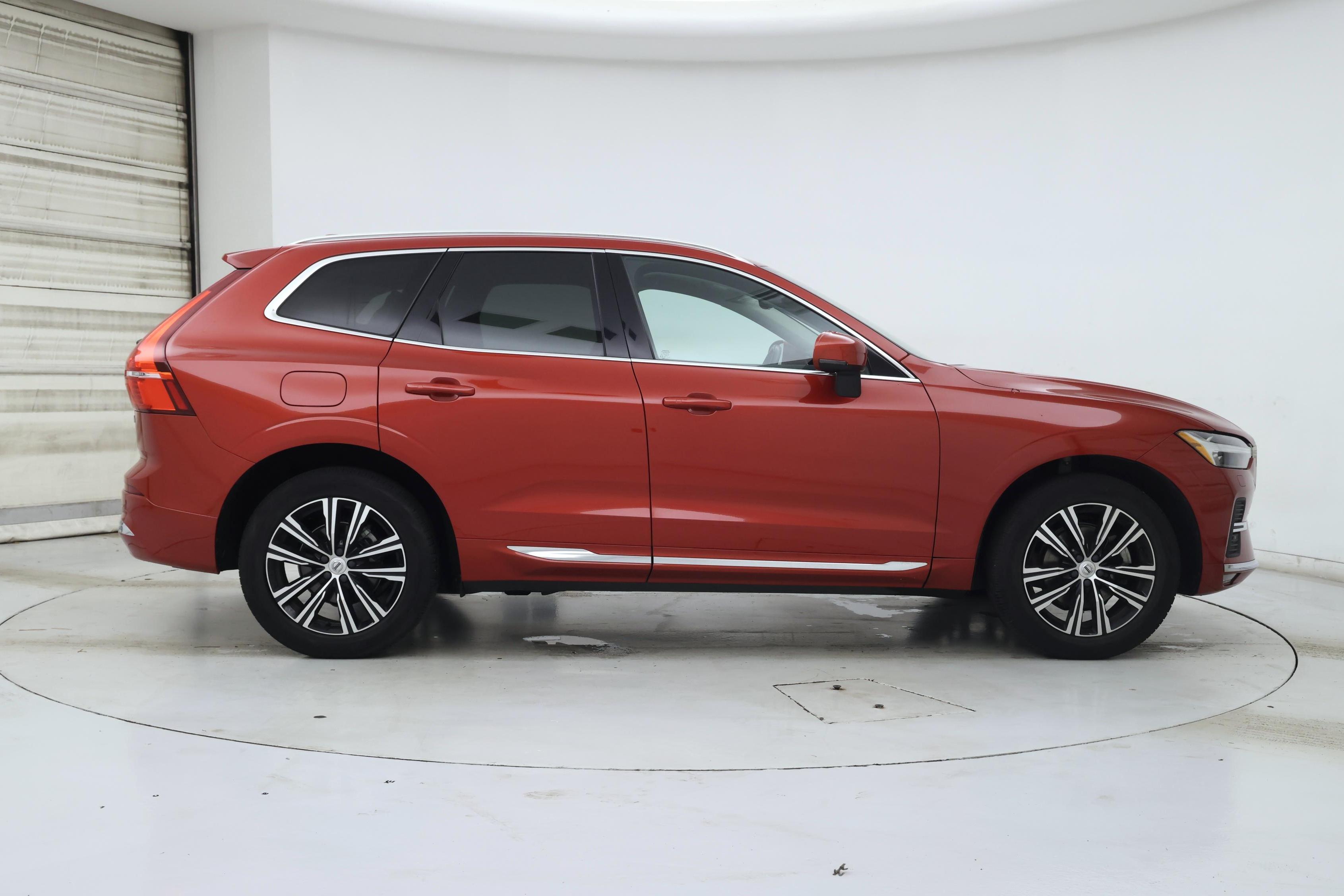 Thumbnail: 2022 Volvo XC60 - 7