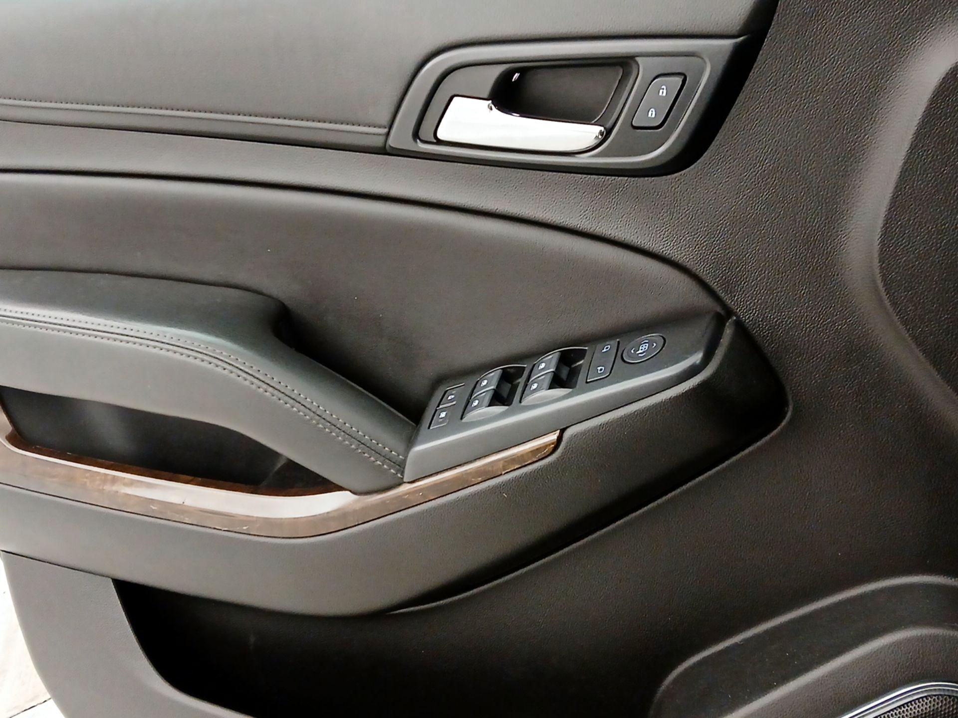 Thumbnail: 2020 Chevrolet Tahoe - 12