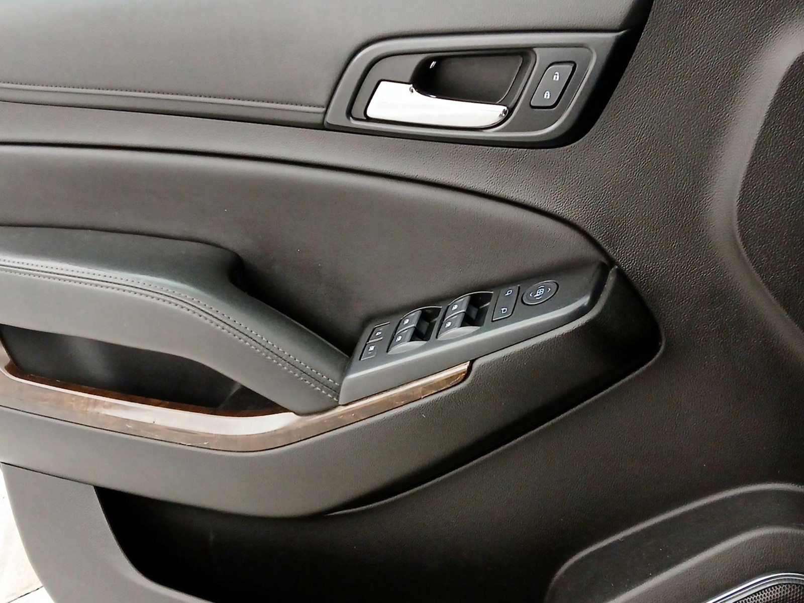 2020 Chevrolet Tahoe LS - Photo 13
