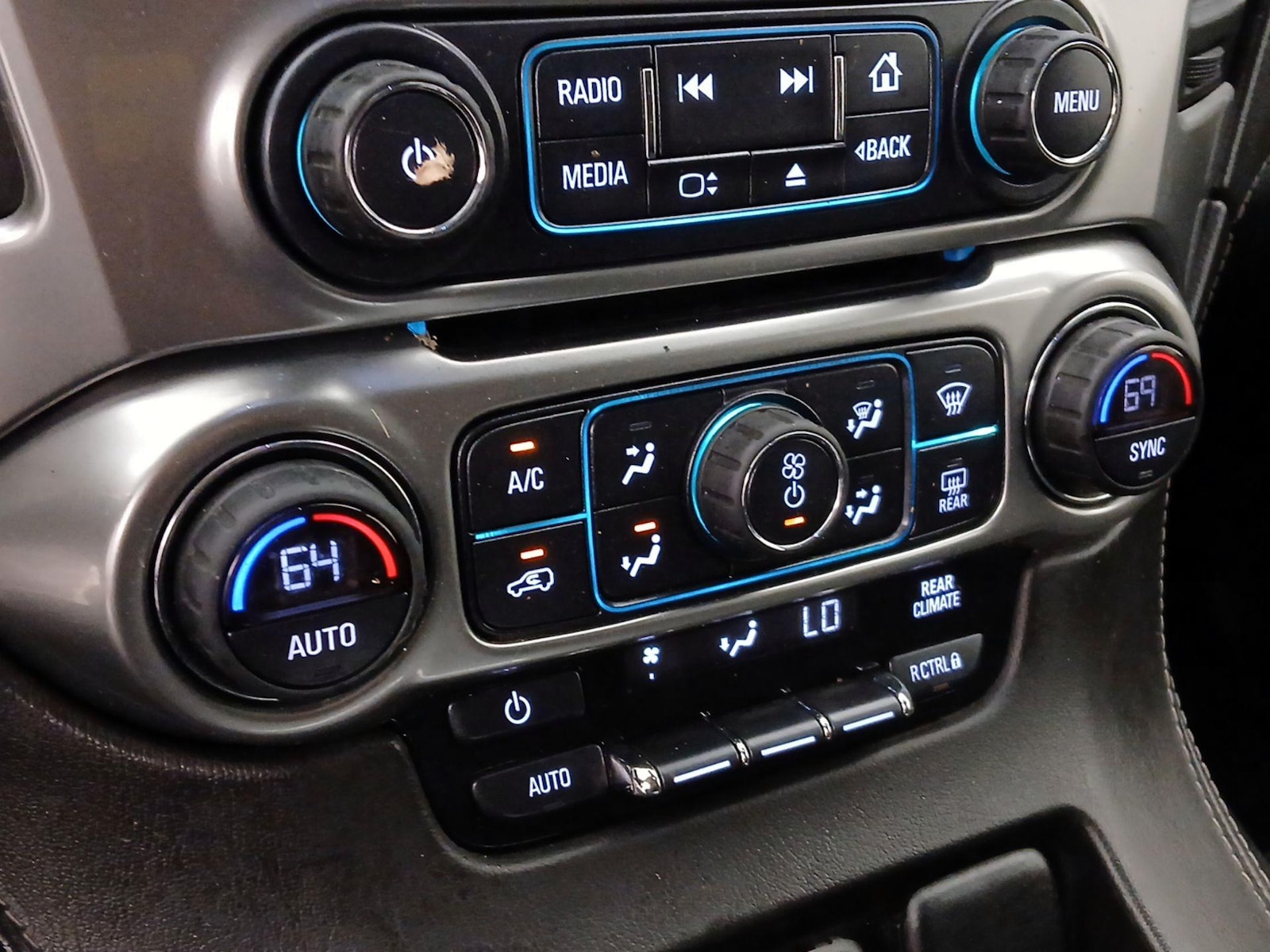 2020 Chevrolet Tahoe LS - Photo 17