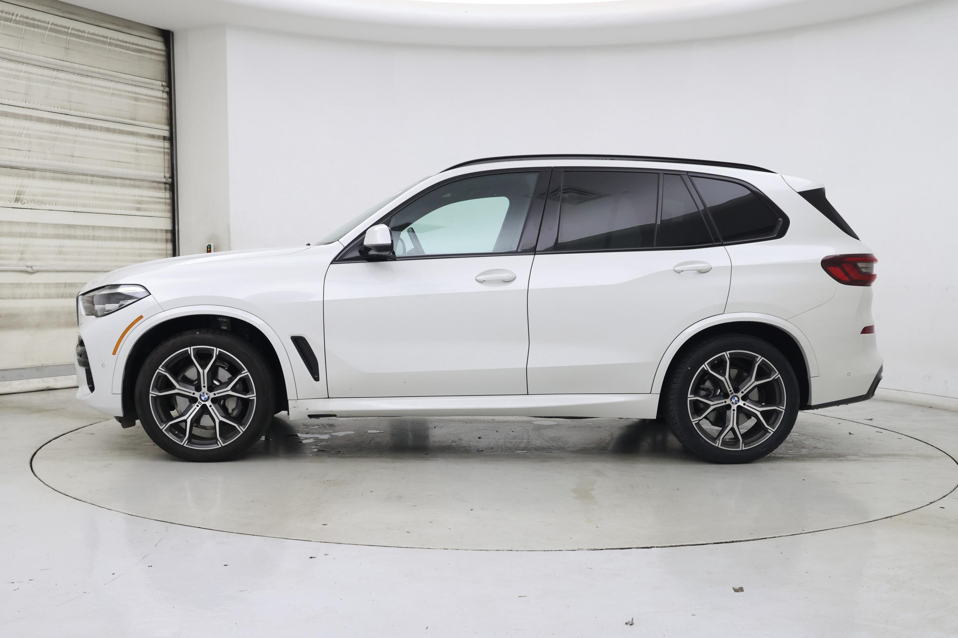 Thumbnail: 2023 BMW X5 - 3