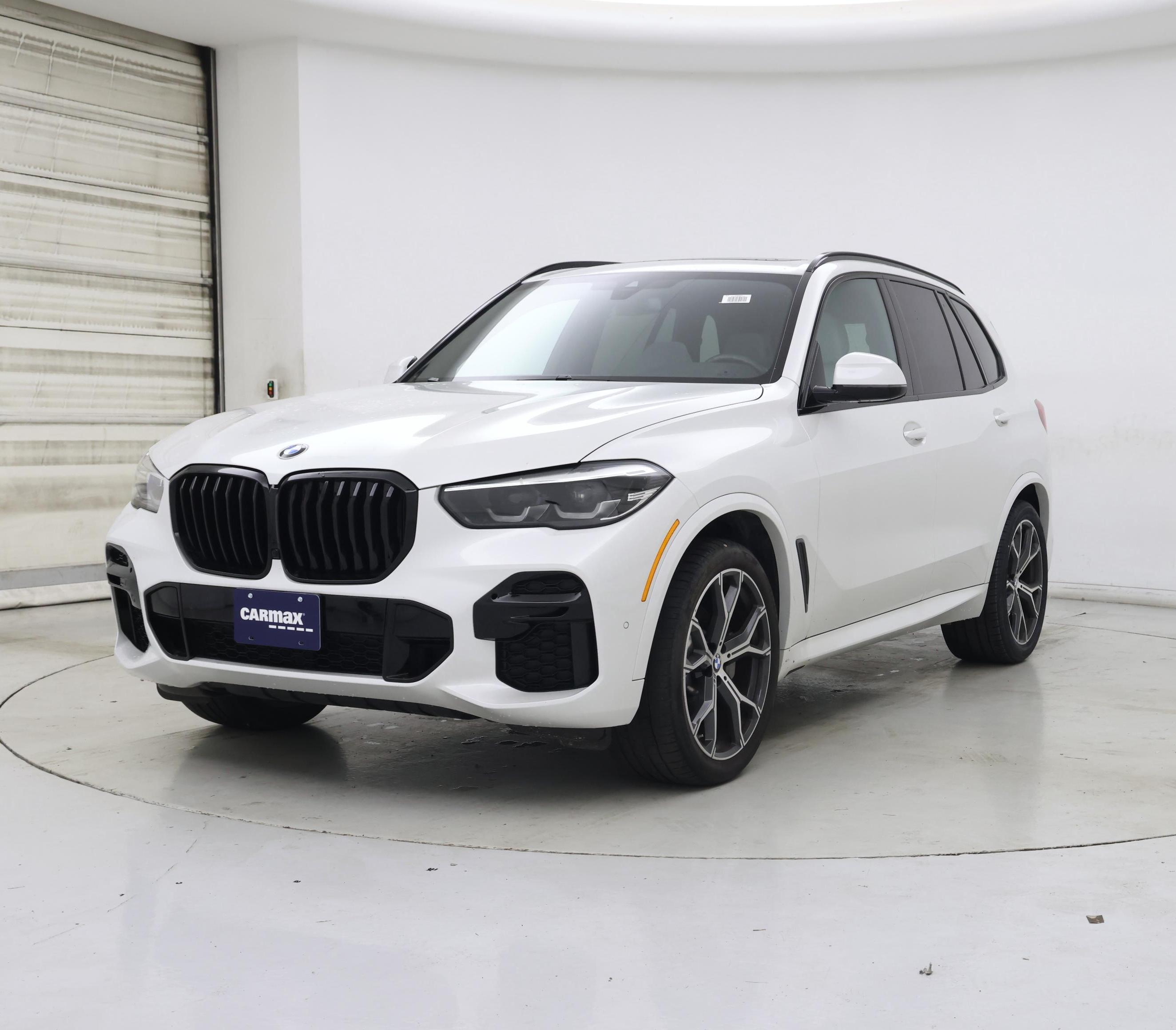 Thumbnail: 2023 BMW X5 - 4