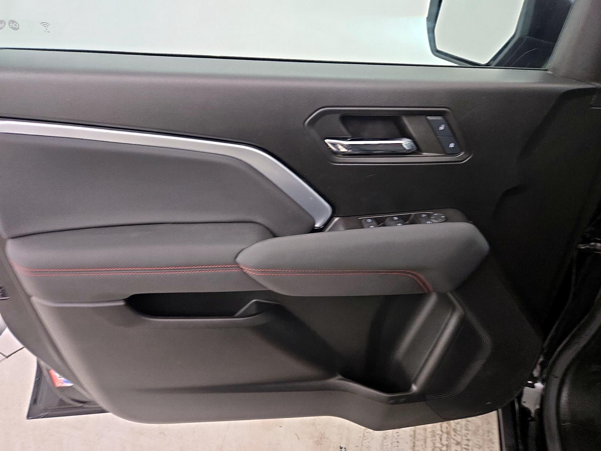 Thumbnail: 2024 Chevrolet Colorado - 12