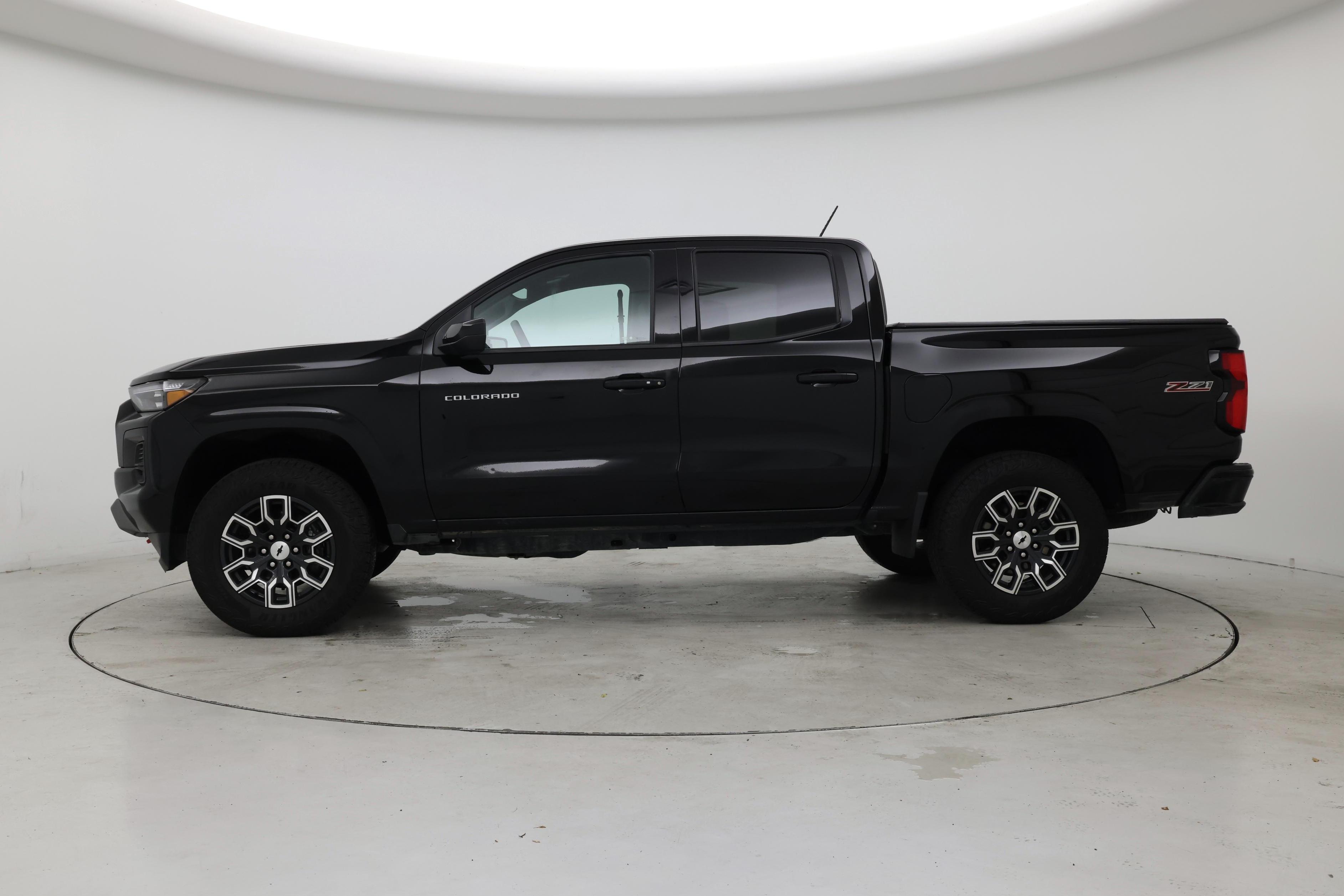 Thumbnail: 2024 Chevrolet Colorado - 3