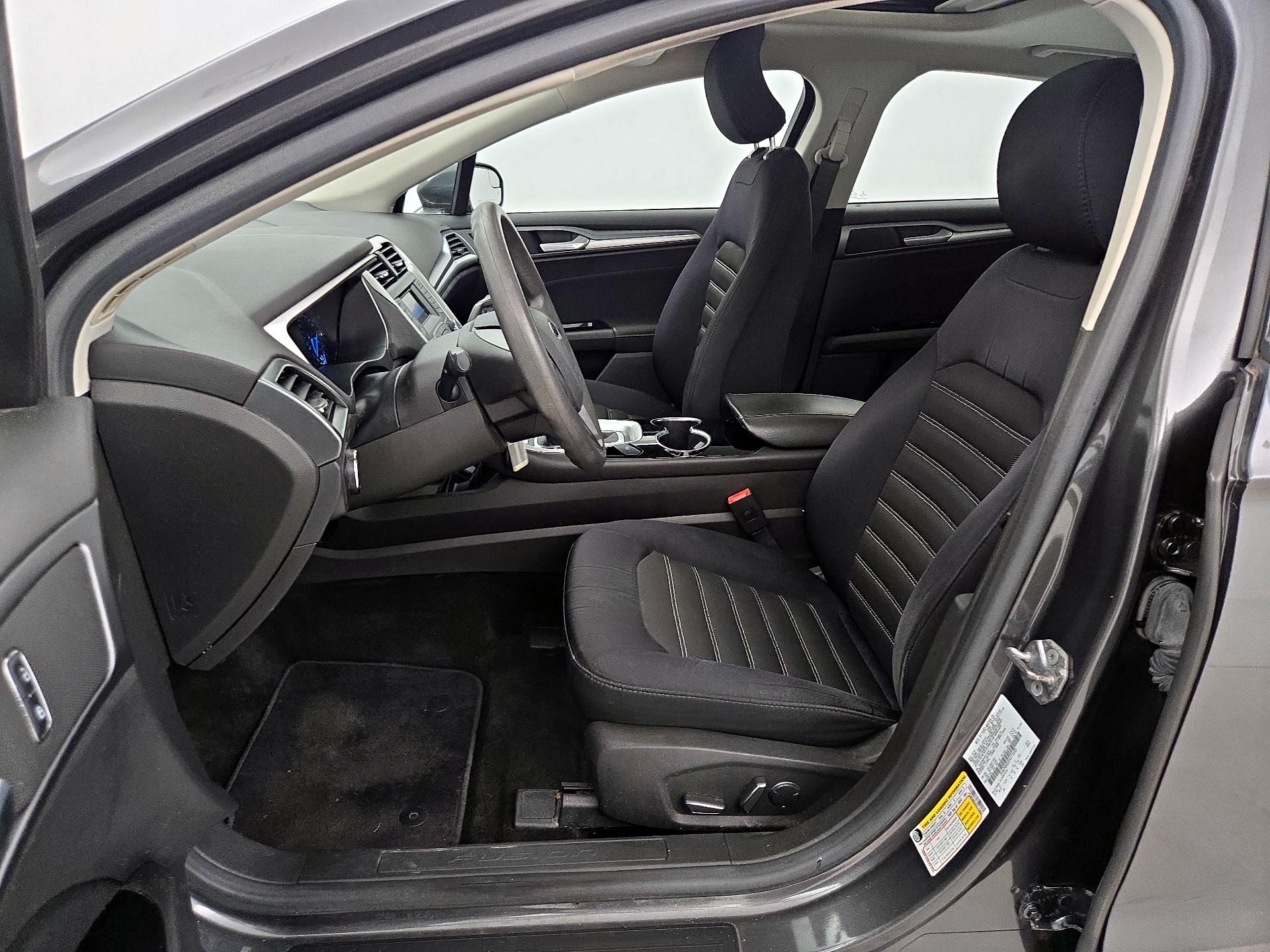 Thumbnail: 2015 Ford Fusion - 11