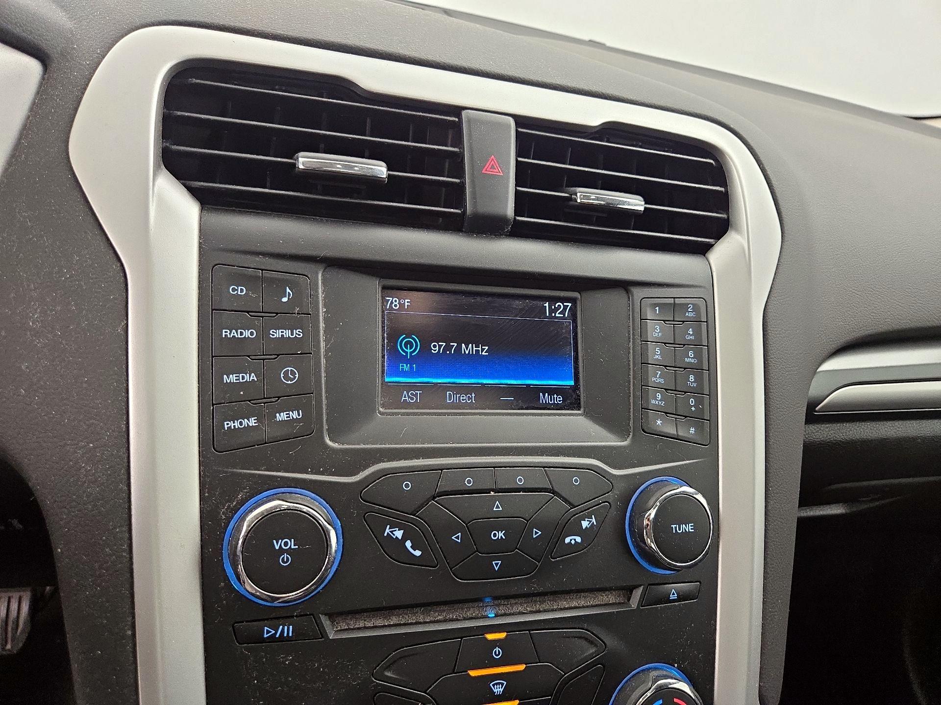 Thumbnail: 2015 Ford Fusion - 15