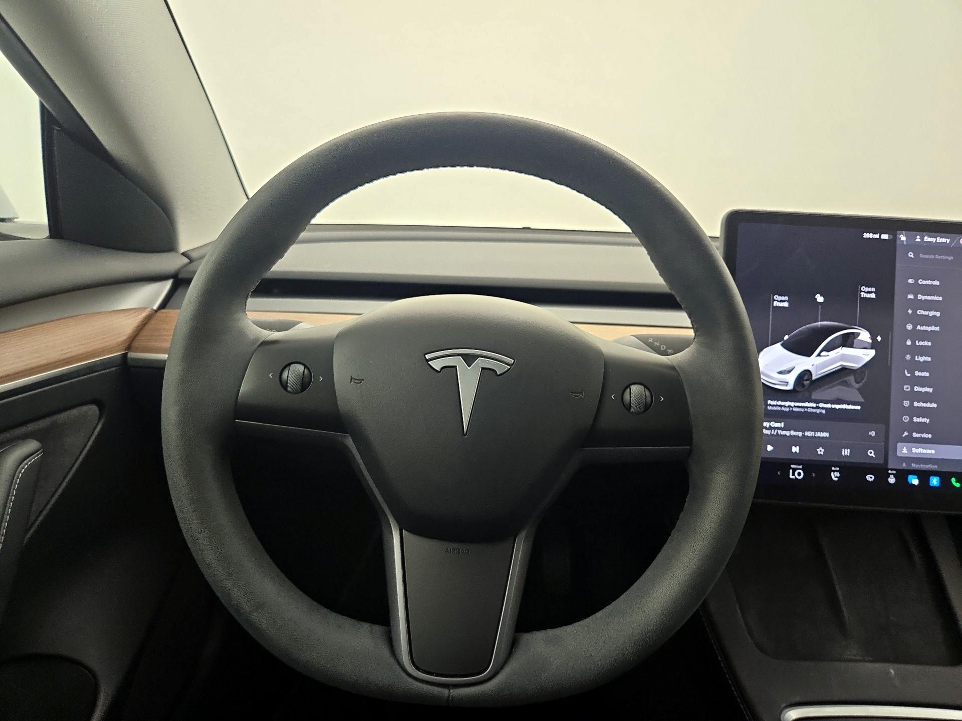 Thumbnail: 2023 Tesla Model 3 - 10